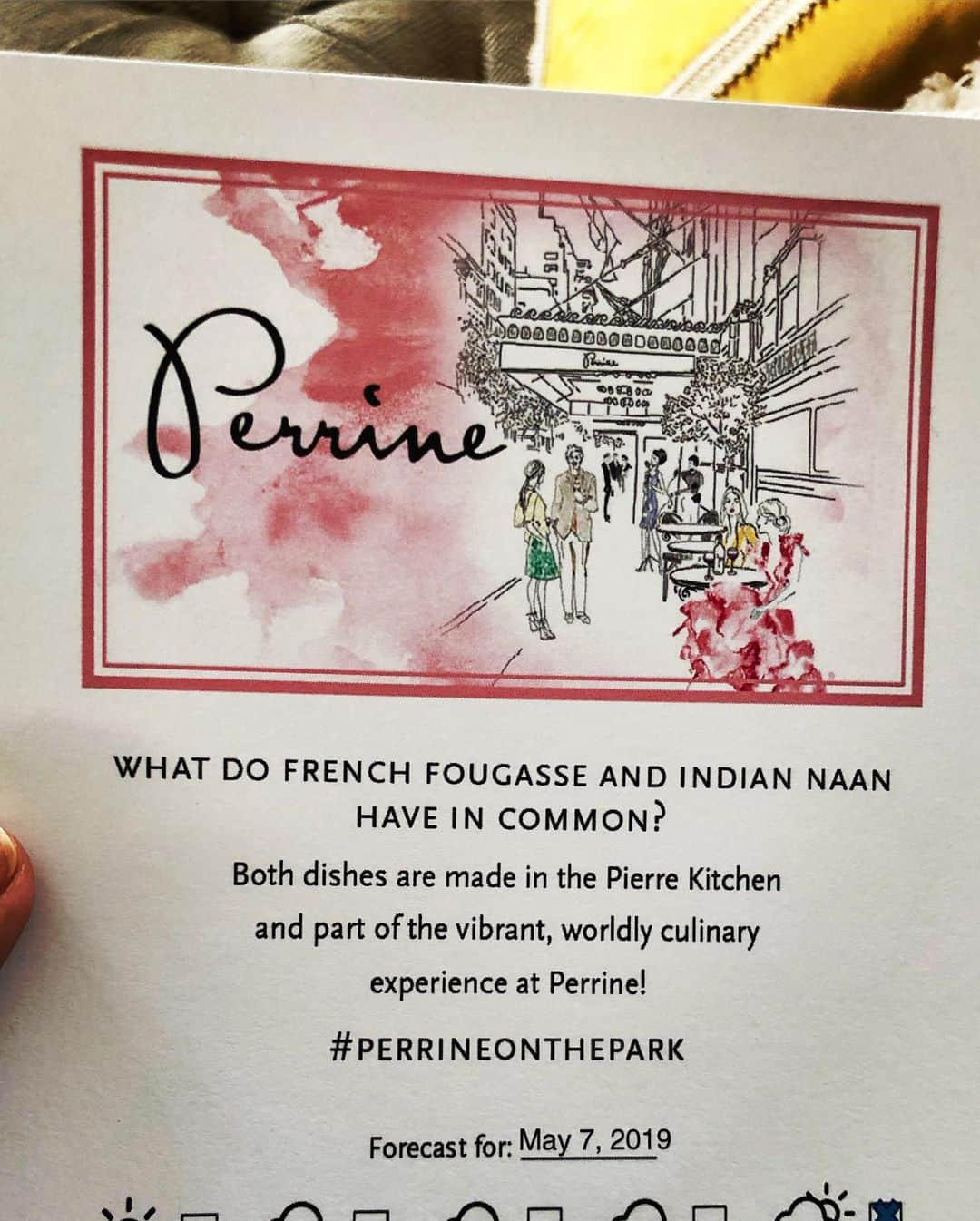 ミンディ・カリングさんのインスタグラム写真 - (ミンディ・カリングInstagram)「Thank you so much @thepierreny for being home to me and my family these past 9 days. 🏠🍎.The views of Central Park and service were unbelievable (shout out to all the elevator operators who let my daughter push the buttons every elevator ride 🤦🏾‍♀️)but probably my favorite part was that this Indian girl could order idli sambar for breakfast every morning. 🤤👌🏾💃🏽(✨special thanks to the talented chefs Manjit Manohar and Ashfer Biju ✨). Until next time! ❤️」5月8日 6時56分 - mindykaling