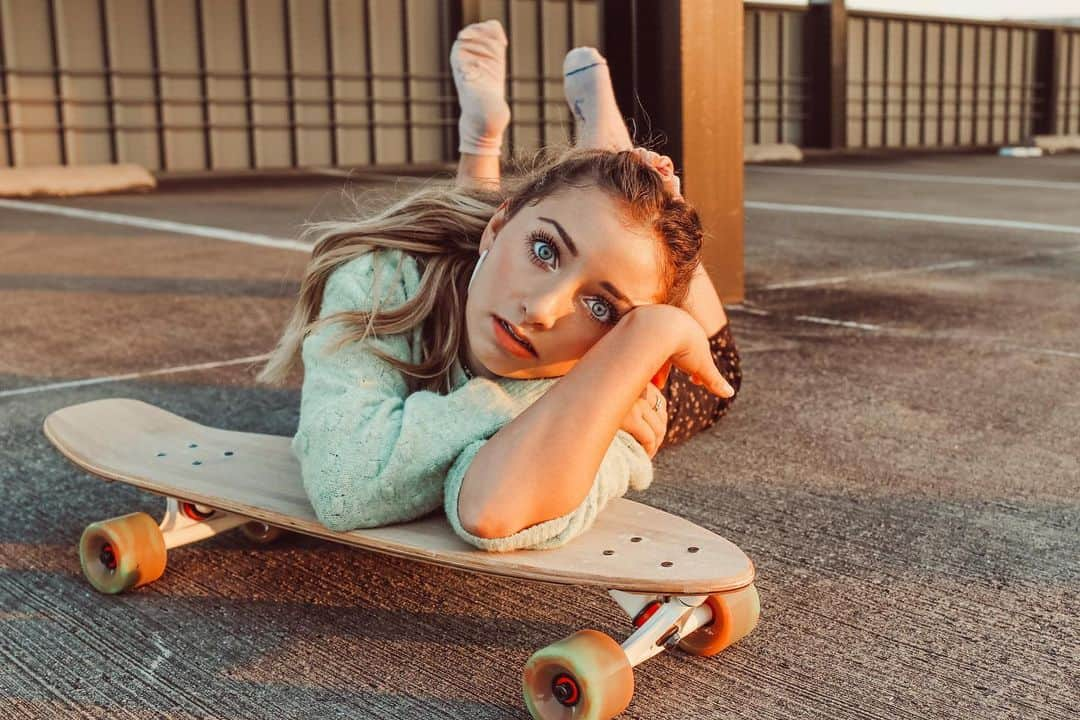 Brooklyn and Baileyさんのインスタグラム写真 - (Brooklyn and BaileyInstagram)「He was a skater boy  She said see you later boy  He wasn’t good enough for her」5月8日 6時59分 - brooklynandbailey