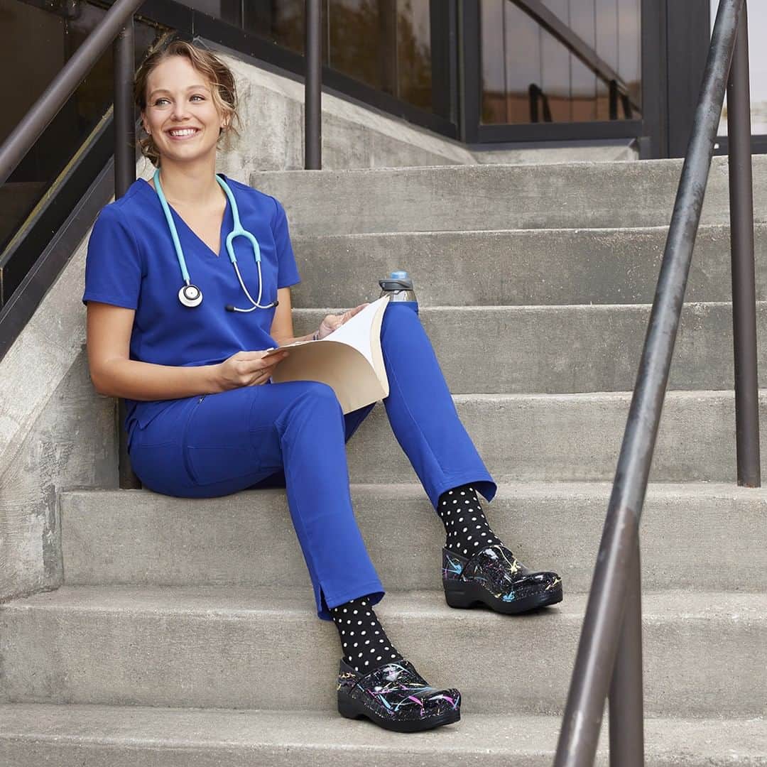ダンスコさんのインスタグラム写真 - (ダンスコInstagram)「Did someone say Nurses Week...? To all you hardworking nurses out there, we appreciate you and even more, we love seeing the crazy socks you wear with our shoes. For a chance to win a new pair of clogs and a pair of Lily Trotters compression socks, enter below. Check back each day of Nurses Week for another chance to win. How to Enter:  1) Follow @dansko  2) Tag a nurse in the comments.  If you love the socks in our posts this week, be sure to follow @lilytrotters .  Giveaway Rules:  Giveaway runs 05/07/19 at 6:00 PM EST - 05/10/19 at 11:59 PM EST. No purchase necessary. One winner will be randomly selected and notified via DM. Winner will receive one pair of the color splash patent Professional Dansko® clogs and one pair of Lily Trotters socks with a total estimated retail value of $150. Giveaway not associated with Instagram. Full terms and conditions.」5月8日 7時00分 - dansko