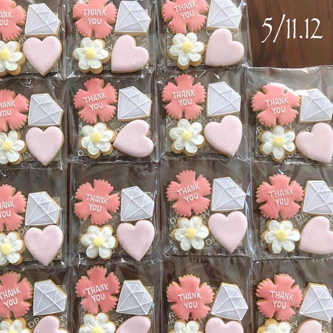 SPARAさんのインスタグラム写真 - (SPARAInstagram)「5月11日12日（土日） 10時〜17時 ラフレ1F にて「ラフレ母の日フェア」 を開催いたします♡ お子様から大人の方にまで楽しんでいただける母の日に贈るワークショップや、スイーツ、などなど母の日におススメなイベントを開催いたします♡ また出店者様やイベント内容は追ラフレ初生のインスタをチェックしてね♡ @lafre_hatsuoi  お写真は私も大好きなアトリエRさんのアイシングクッキー♡販売のみとなります。 2日間出店してくださいます♡  @atelier_3r  是非母の日もラフレ初生に遊びに来てくださいね！  #ラフレ初生#ラフレ母の日フェア#浜松#浜松市#浜松イベント#母の日ワークショップ#母の日イベント#浜松グルメ#ワークショップ#アイシングクッキー」5月8日 7時15分 - spara_aco