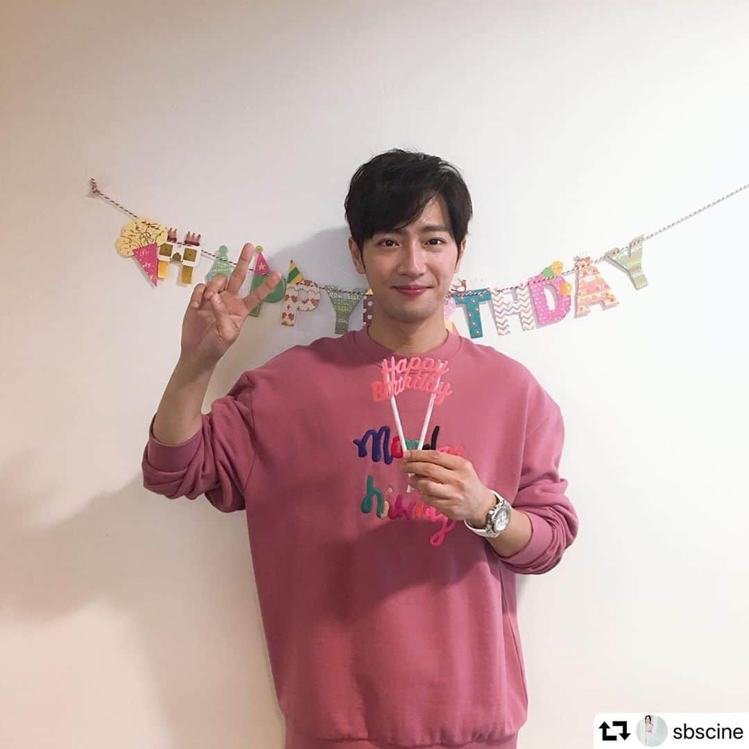 イ・サンヨプさんのインスタグラム写真 - (イ・サンヨプInstagram)「생일 축하해주신 모든 분들 감사합니다. 열심히 뽀디님의 빈자리 채우겠습니다! 한주간 잘 부탁드려요^^* #박선영의씨네타운 #김영철의파워fm 으리!!!!」5月8日 12時59分 - sangyeob