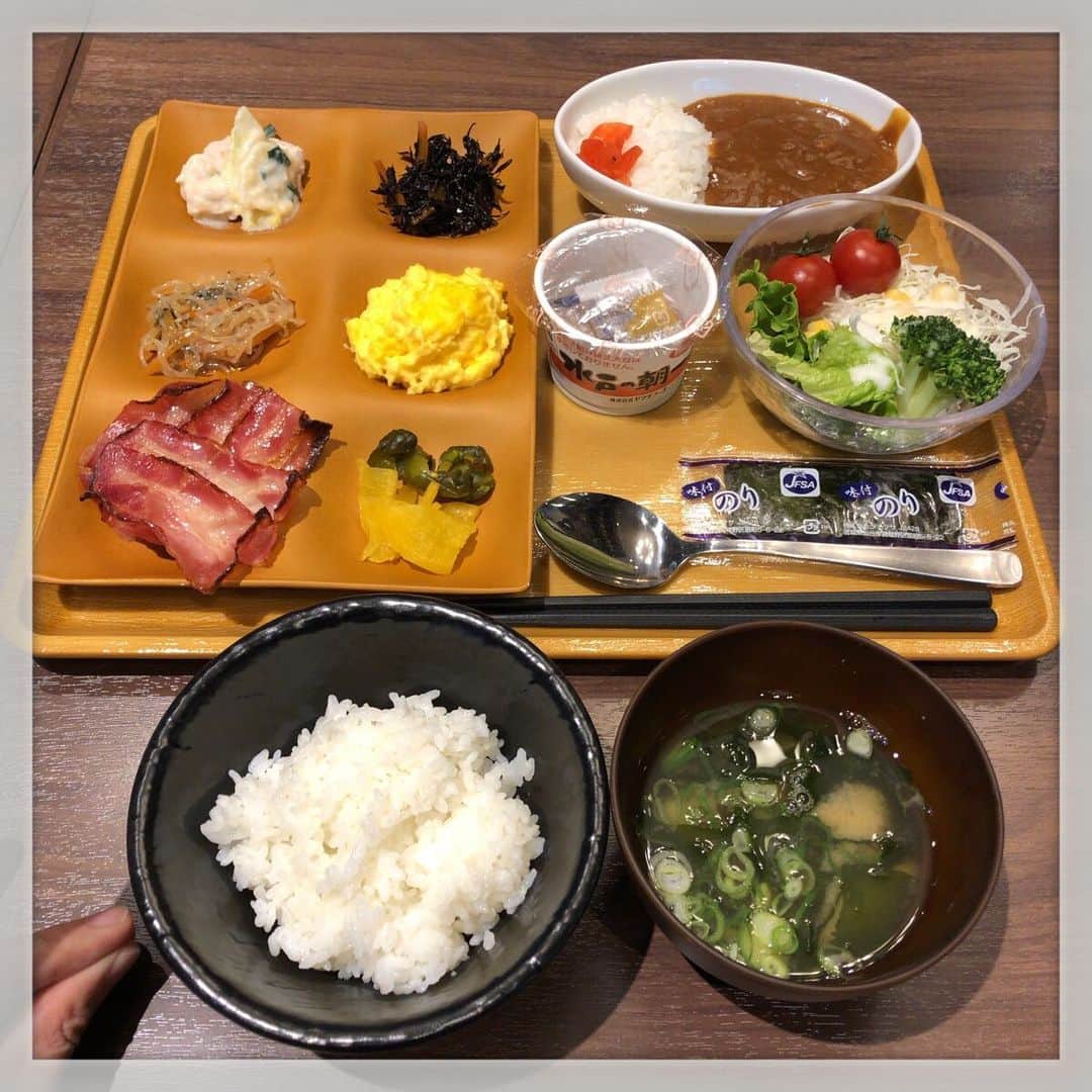山崎勝之さんのインスタグラム写真 - (山崎勝之Instagram)「朝食バイキング最高ー！ あれ？ 大阪の朝食バイキングといえば、 たこ焼きがあるもんだと勝手に思ってた。 今までが、たまたまだったのかな。」5月8日 7時44分 - chan_yama