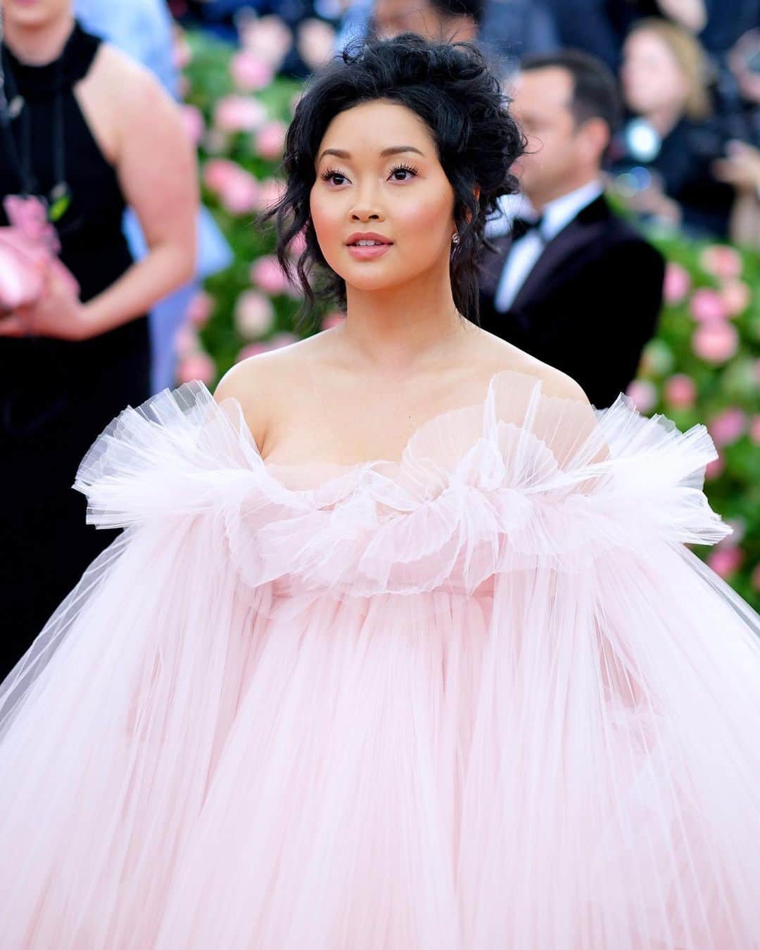 Teen Vogueさんのインスタグラム写真 - (Teen VogueInstagram)「After a dire missing phone emergency at the #MetGala, Charles @Melton came to @LanaCondor's rescue. 😱 Read more at the link in bio.」5月8日 7時57分 - teenvogue