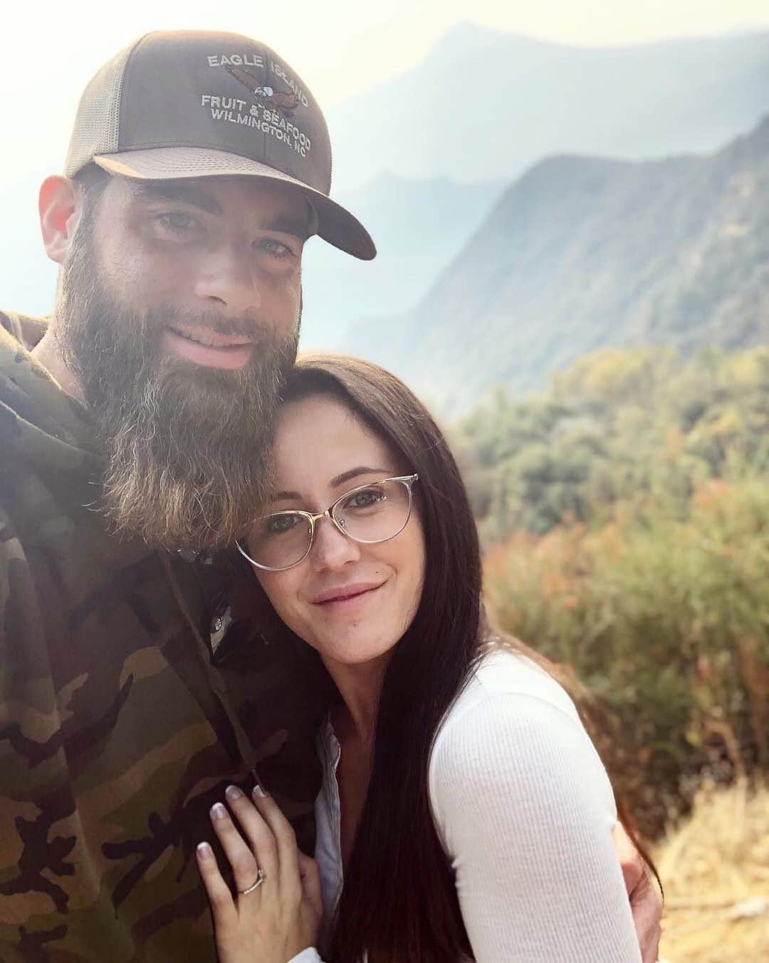 E! Onlineさんのインスタグラム写真 - (E! OnlineInstagram)「Jenelle Evans has been cut from MTV's #TeenMom2 after being on the show for 8 years in the wake of David Eason shooting and killing her dog. Link in bio for more about the severed ties. (📷: Instagram)」5月8日 8時07分 - enews