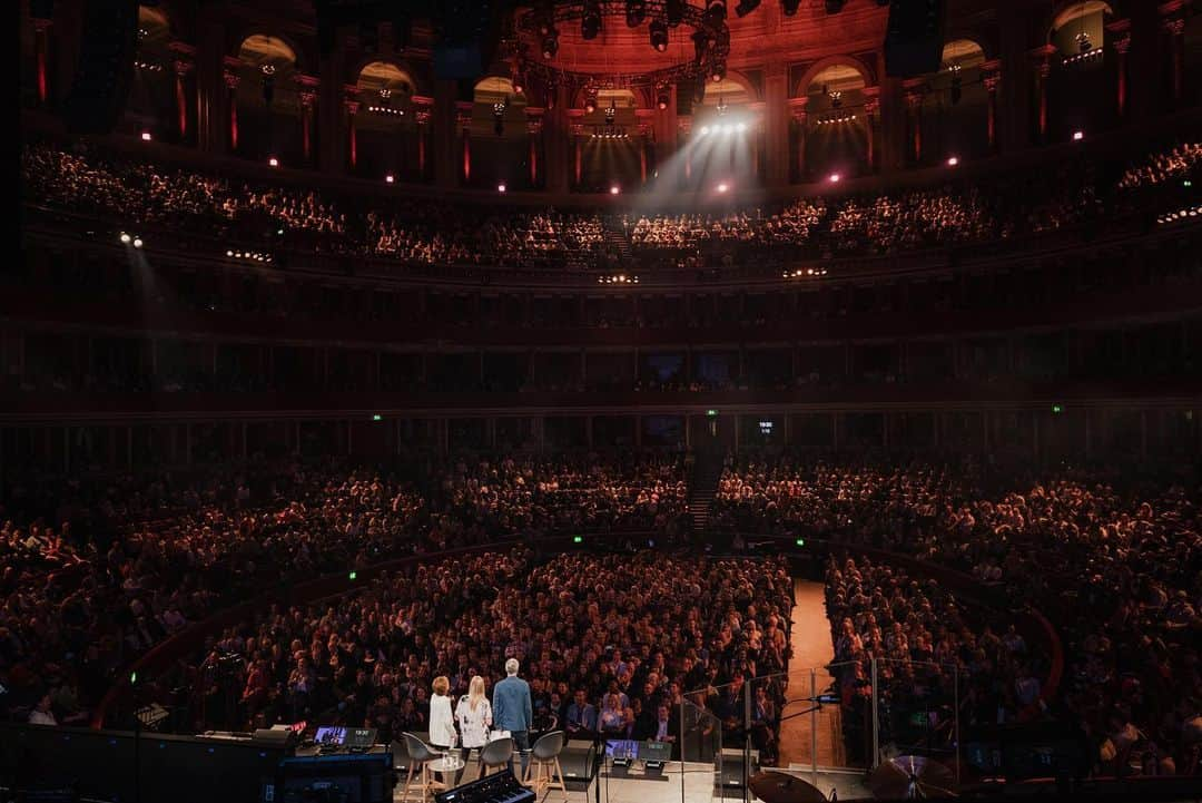 コリー・ロバートソンさんのインスタグラム写真 - (コリー・ロバートソンInstagram)「Leaving @lead_conf and we will never be the same. So proud of you @legitsadierob for continuously stepping into the calling God has for your life with such faithfulness, joy, power, and courage, even when you were scared. Thank you @nickygumbel and @pgumbel for your beautiful leadership that you poured out on us all. We love you Ben and Martha, and every single person who had a hand in making these two days happen, unreal!! The Spirit of God was in this place 🙌🏻 ⠀⠀⠀⠀⠀⠀⠀⠀⠀ ⠀⠀⠀⠀⠀⠀⠀⠀⠀ ⠀⠀⠀⠀⠀⠀⠀⠀⠀ I wish I could show all you my notes, but my handwriting is terrible 🤷🏼‍♀️so here’s just a little snippet of the goodness that was in that room. I hope this speaks to you🙋🏼‍♀️: ⠀⠀⠀⠀⠀⠀⠀⠀⠀ ⠀⠀⠀⠀⠀⠀⠀⠀⠀ ⠀⠀⠀⠀⠀⠀⠀⠀⠀ ⠀⠀⠀⠀⠀⠀⠀⠀⠀ ⠀⠀⠀⠀⠀⠀⠀⠀⠀ ⠀⠀⠀⠀ “Now is the time to wake up. Stop looking down and in and start looking up and out.” @nickygumbel ⠀⠀⠀⠀⠀⠀⠀⠀⠀ ⠀⠀⠀⠀⠀⠀⠀⠀⠀ ⠀⠀⠀⠀⠀⠀⠀⠀⠀ “Could it be the difference between where you are and where God wants you to be is the pain you are unwilling to endure.” @craiggroeschel ⠀⠀⠀⠀⠀⠀⠀⠀⠀ ⠀⠀⠀⠀⠀⠀⠀⠀⠀ “Wisdom doesn’t move people, kindness does.” “The bravest thing I ever said was ‘help’” @charliemackesy ⠀⠀⠀⠀⠀⠀⠀⠀⠀ ⠀⠀⠀⠀⠀⠀⠀⠀⠀ ⠀⠀⠀⠀⠀⠀⠀⠀⠀ “It’s time for you to re-enter the room of your calling, your leadership, your relationship.” “The Spirit of God is saying ‘let me adjust you.” @charlgambill ⠀⠀⠀⠀⠀⠀⠀⠀⠀ ⠀⠀⠀⠀⠀⠀⠀⠀⠀ ⠀⠀⠀⠀⠀⠀⠀⠀⠀ “Stride...You don’t have to strive. Jesus fulfilled his calling in 3 years, walking. He didn’t reach his potential, he fulfilled his purpose.” @iammiketodd」5月8日 8時07分 - bosshogswife