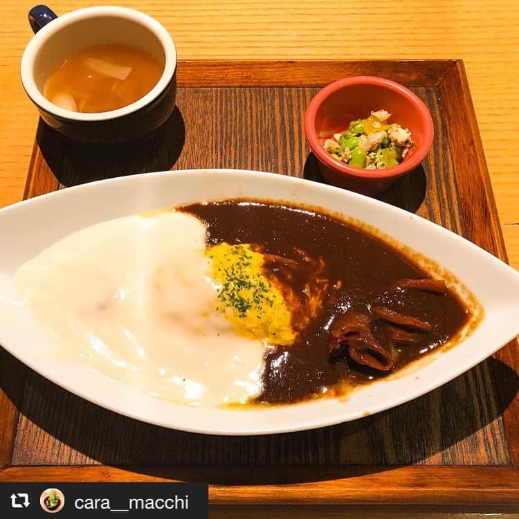 ハレノヒのインスタグラム：「#repost @cara__macchi via @PhotoAroundApp  #ハレノヒ #オムライス #ルミネ @cara__macchi様 ご来店ありがとうございます😊お写真も嬉しいです♪ . #とろとろオムライス #ふわとろ#半熟#ルミネエスト新宿#カフェ#新宿#東京#harenohi#cafe#cute#shinjuku#tokyo#lumineest#omurice」