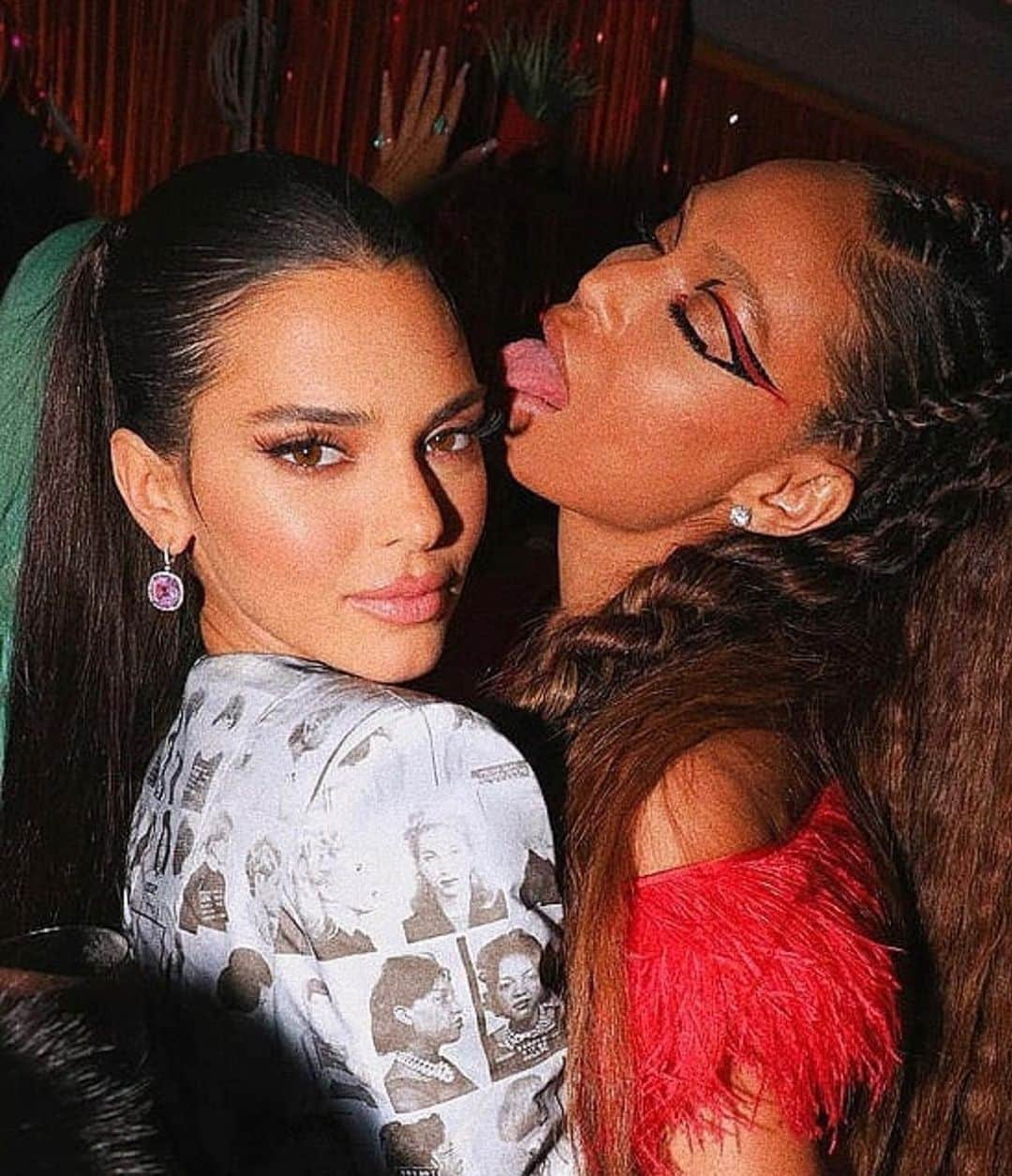 ケンダル・ジェンナーさんのインスタグラム写真 - (ケンダル・ジェンナーInstagram)「my girl @joansmalls」5月8日 8時21分 - kendalljenner