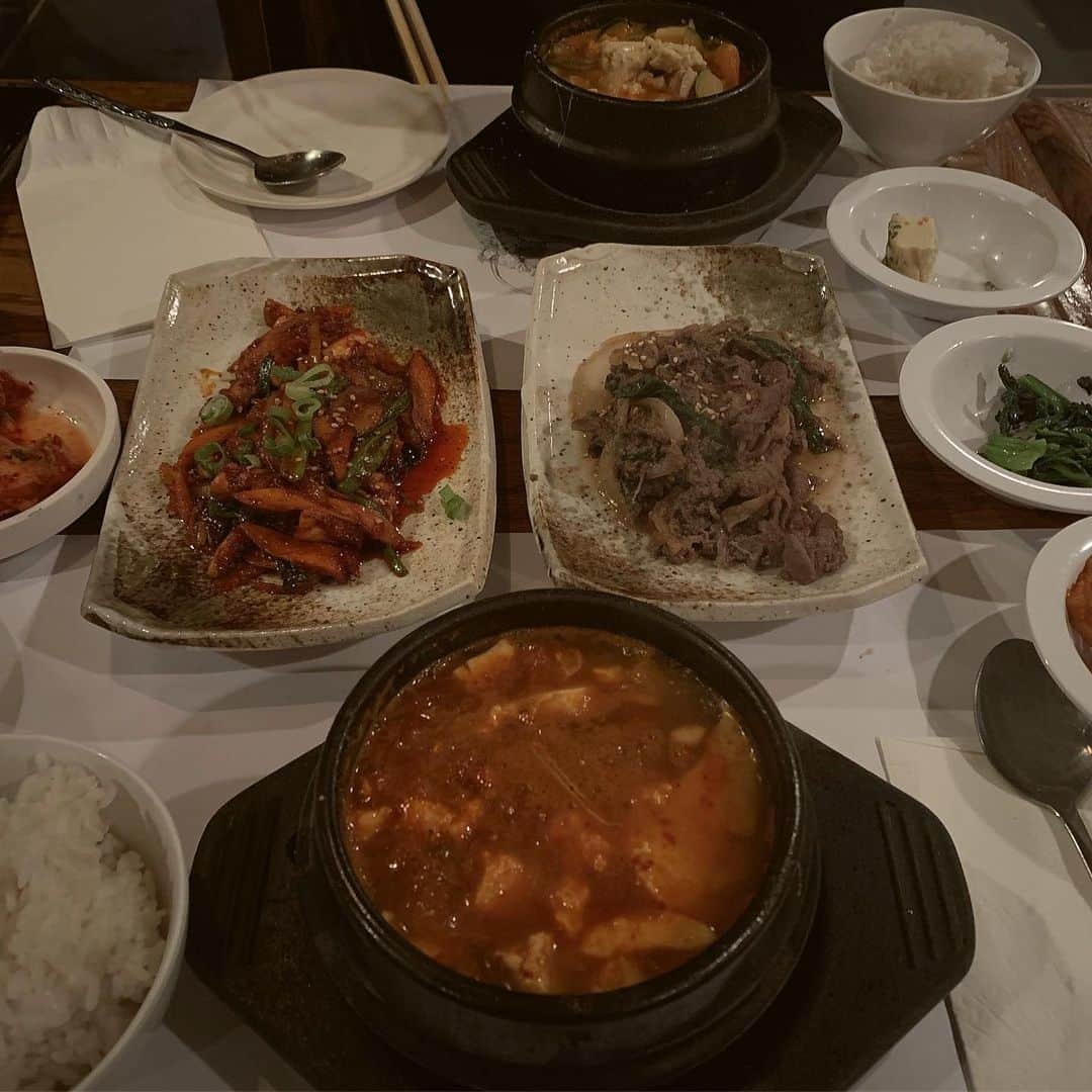 薮下柊さんのインスタグラム写真 - (薮下柊Instagram)「大好きな韓国料理屋さん❤️ ニューヨークにはコリアタウンがあるのでよく行きます😊 ここのポッサムが大好物！写真はポッサムじゃないけど笑 : : #nyc #ニューヨーク #koreanfood  #韓国料理」5月8日 8時33分 - __yabushita_shu__