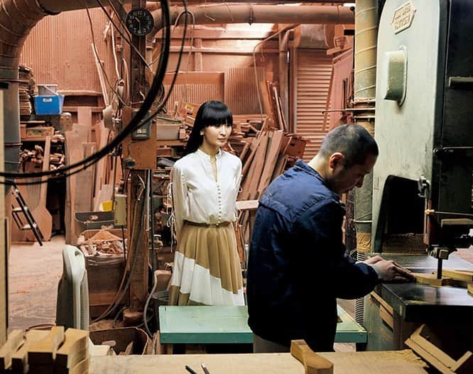 Perfumeさんのインスタグラム写真 - (PerfumeInstagram)「English version of Kokontozai: KASHIYUKA’s Shop of Japanese Arts and Crafts on @casabrutus is now up! In this issue she takes a trip to the island of Miyajima to learn about making Miyajima Shakushi. Link in bio. #prfm」5月8日 8時27分 - prfm_official