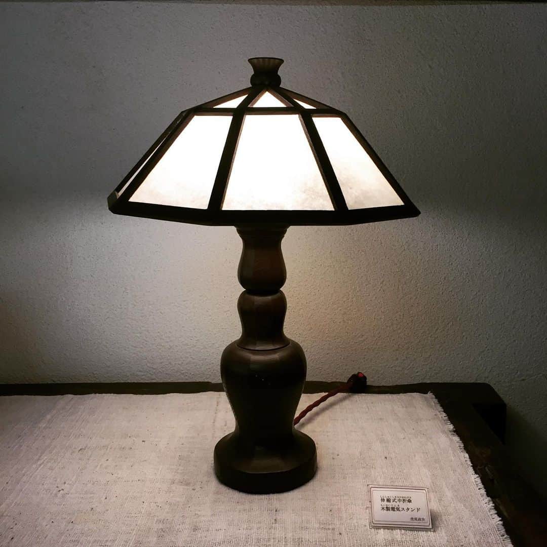 大手小町さんのインスタグラム写真 - (大手小町Instagram)「鳥取民藝美術館。鳥取民藝の師父・吉田璋也の創設です。日用の品々への審美眼、産業の育成などに貢献したその仕事の一端に触れました。お隣は、たくみ工芸店。牛ノ戸焼、欲しかったなぁ。  #otekomachi #tottori #鳥取 #鳥取市 #民藝  #民芸 #鳥取旅行  #女子旅 #女子旅行  #ひとり旅  #ひとり旅女子」5月8日 8時51分 - otekomachi