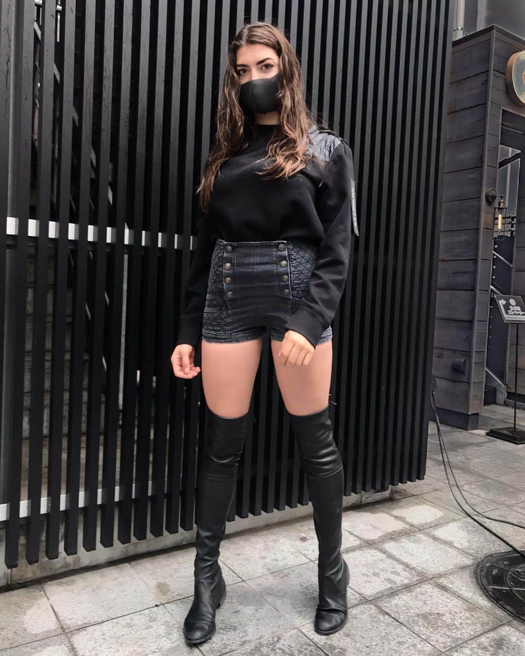 レイチェル・レビンのインスタグラム：「DID YOU KNOW I WAS IN JAPAN」