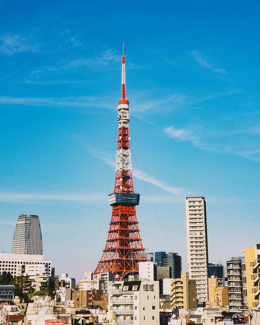 Galaxy Mobile Japanさんのインスタグラム写真 - (Galaxy Mobile JapanInstagram)「連休明けの投稿は、張り切って動き始められるような、爽やかな青空と真っ赤な #東京タワー の写真をどうぞ♪ 久しぶりの平日がおっくうだな…と思ったときは、#ゴールデンウィーク 中の楽しい思い出写真を見て元気チャージ💪 📸#GalaxyNote9 #Noteのある生活 #withGalaxy Photo by @8s_hero」5月8日 9時00分 - samsungjpn