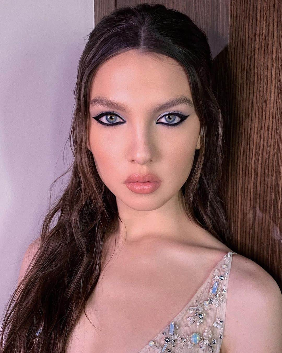 Hung Vanngoさんのインスタグラム写真 - (Hung VanngoInstagram)「@maya_henry for #MetGala2019 after party last night 🖤⚡️✨💫. 👗 @teamsaltzman 💇 @daniellepriano 💄 @hungvanngo」5月8日 8時53分 - hungvanngo