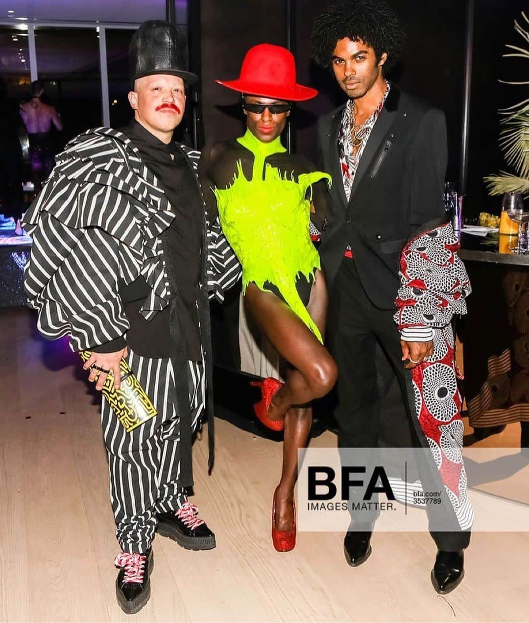 JONTE’さんのインスタグラム写真 - (JONTE’Instagram)「#Muah 💋 Posted @withrepost • @ssikdesigns Yasss @hellojonte drippin’ in our SSIK fluo bodice at last night’s @metgala2019_ @poseonfx after party along side amazing fellow PF art fashion designer @dope_tavio 💃🏼💦 WORQ!! Photo via @bfa 🙏🏻 #ssik #ssikdesigns #metgala2019 #metgala #camp #posefx #afterparty #artfashion #looks #jonte #bfa #dopetavio」5月8日 9時06分 - hellojonte