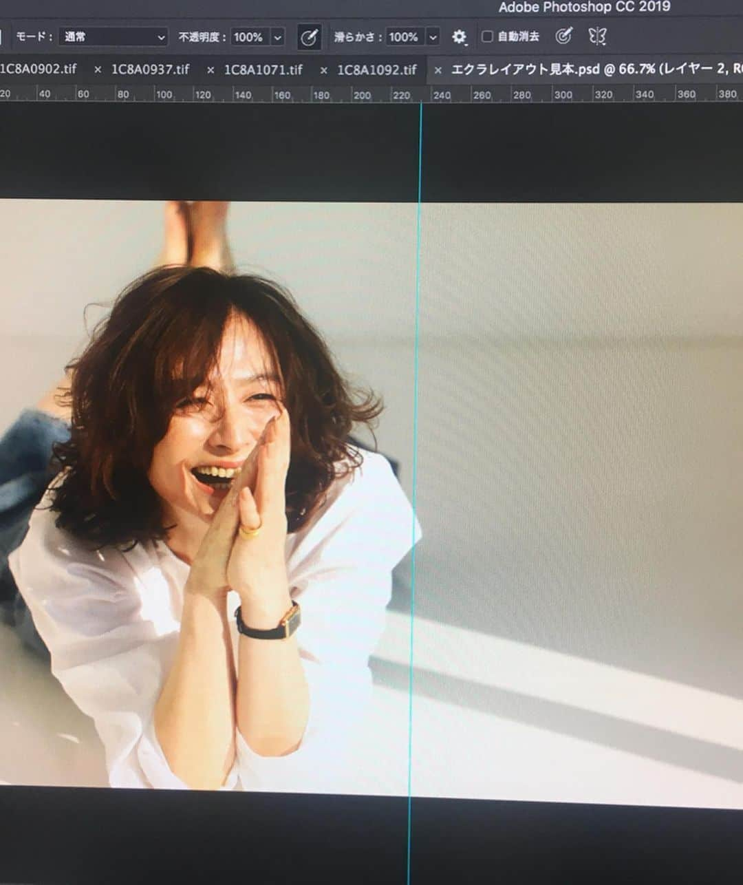 清原亜希さんのインスタグラム写真 - (清原亜希Instagram)「@eclat.magazine  éclat6月号で、50歳のインタビューをさせてもらってます。 ''完璧に見せるよりも大切なこと" 一日一日、 一食一食、 一睡眠、 一カット… 打ち合わせのなかではまだまだ沢山の一(いち)が出ました。 一言一言、 一期一会、 一押し、 ひとさじ、 一歩一歩、 一細胞、 一休み、 一仕事、 一人、 最近特に、 束ではなく、ひとつひとつ(いち)の濃さが大切になってきたように感じています。 目標が遠くにないんです。笑  今回は無理をお願いし、7年間ずっと連載でお世話になった、 @marisolmagazine スタッフ勢揃いでの撮影。 自然と無防備状態…笑 完璧に見せるより大切なもの。  よかったら是非読んでみてください。  #éclat6月号#エクラ6月号#完璧に見せるより大切なもの#なおみさんありがとうございました」5月8日 9時56分 - shokatsu0414