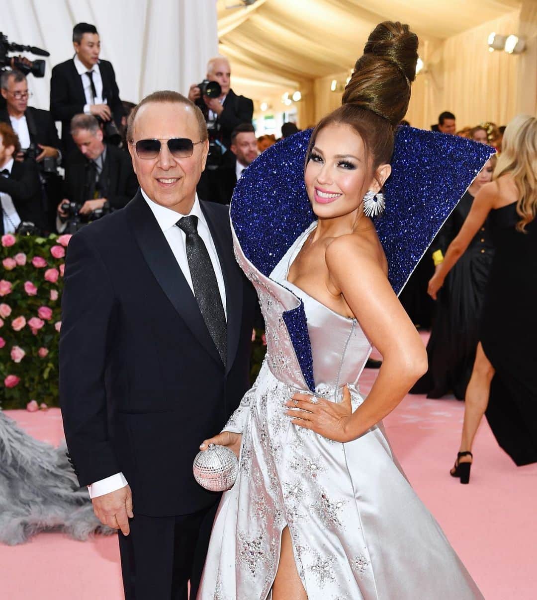 のインスタグラム：「@thalia's #MetGala2019 takes camp to daring new heights. ✨」