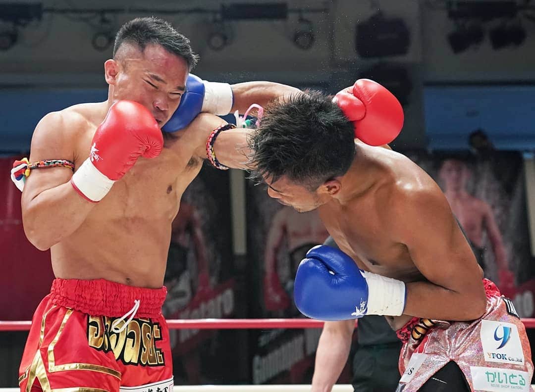 大沢文也のインスタグラム：「今年中にはリベンジ。待ってろベルト  #kickboxing #krush #k1 #fighter #キックボクシング #打撃 #boxing #後楽園ホール #チャンピオンベルト #努力努力再努力 #カウンター」