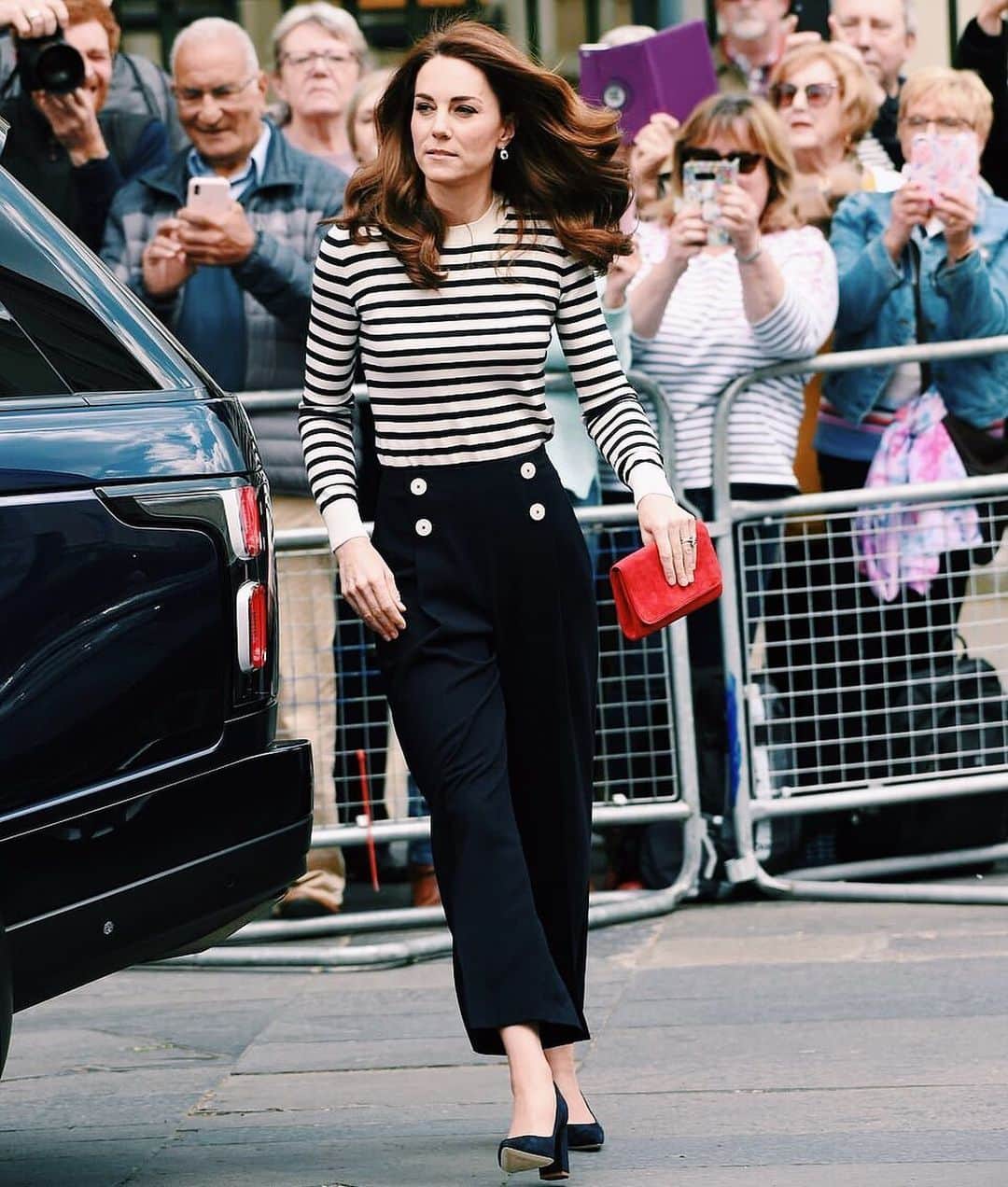 キャサリン（ケンブリッジ公爵夫人）のインスタグラム：「The Duchess of Cambridge, elegant in a Breton stripe top and £150 LK Bennett trousers, said it is 'such a special time' for Harry and Meghan as new parents. Shoes by Emmy London」