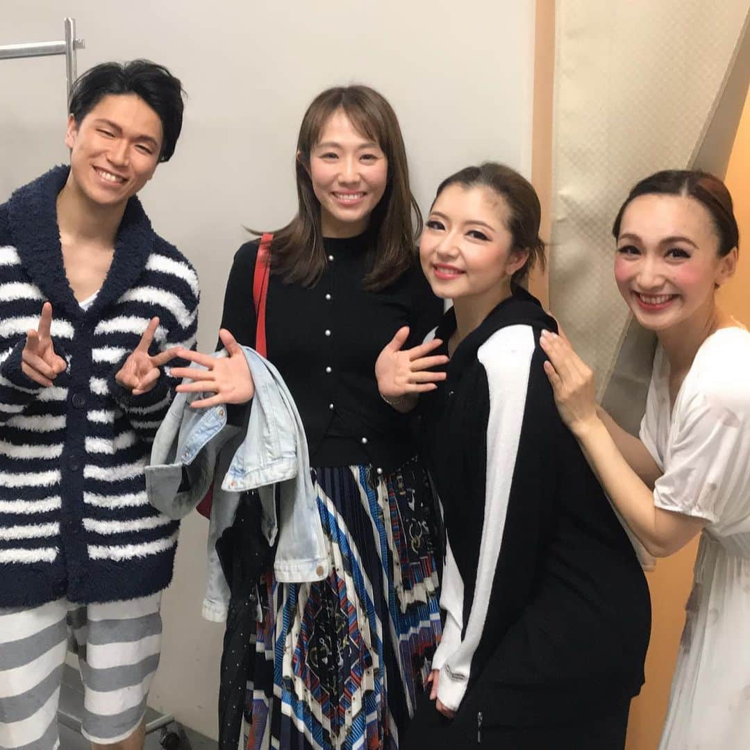 笠松はるさんのインスタグラム写真 - (笠松はるInstagram)「観劇してきました♬ 💁‍♀️『天狗 on the RADIO』シアターウエスト 💁‍♀️『アニー』新国立劇場 中 ・ どちらもあったかい思いやりと愛に溢れた作品で、じんわり幸せな気持ちになりました🎁💕 ・ 事務所の皆さん&四季仲間がどちらもご活躍で、 色んなシーンで 目が離せず、目が楽しく忙しい、良い観劇日でした♡ ありがとうございました😊 ・ #キタさんほんとにラジオ番組やったらいいのに♡ #緒月遠麻 さん #藤咲みどり さん #笹岡征矢 さん #木村つかさ ちゃん #川井美奈子 ちゃん ・ アニーのワンちゃんみて、また犬欲しい熱が強い。 因みに舞台はこの犬種ではなくて、トイプードルみたいなフワフワちゃんでした🐩 #イエヤスくん」5月8日 10時36分 - haru_kasamatsu