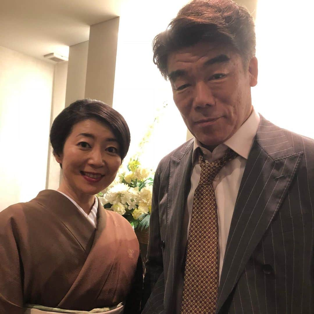 江藤あやさんのインスタグラム写真 - (江藤あやInstagram)「昨日の『都立水商！』ご覧いただいた方ありがとうございました‼️ 私は大海原春香（堀田茜さん）の母、大海原美智子役をやらせていただきました。 お金持ち夫婦ということで和服で👘 旦那様（大海原葉造役）は村田雄浩さん。もう威圧感バリバリの夫婦ですね（笑） 村田さんは優しくて素敵な方でした。あんな緊張感あるシーンでしたが、カメラ回ってない時は色んなお話をしてくださり、とても楽しかったです🎵 そんな大海原家、第8話にも登場いたしますのでお見逃しなく！ 本当に面白いドラマなので毎週ご覧くださいね😉 最近幅広くいろんな役をやらせていただき感謝しております。 有難き幸せでございます🍀 ・ TVerで5/15まで見逃し配信でご覧になれます。無料ですので是非ご利用くださいませ。 ・ #都立水商！ #村田雄浩 さん #竜星涼 くん #堀田茜 さん #ドラマイズム #和服大好き #実は自前衣装 #和服 #女将風 #ヘアメイクさんのおかげ」5月8日 10時48分 - ayayakko19