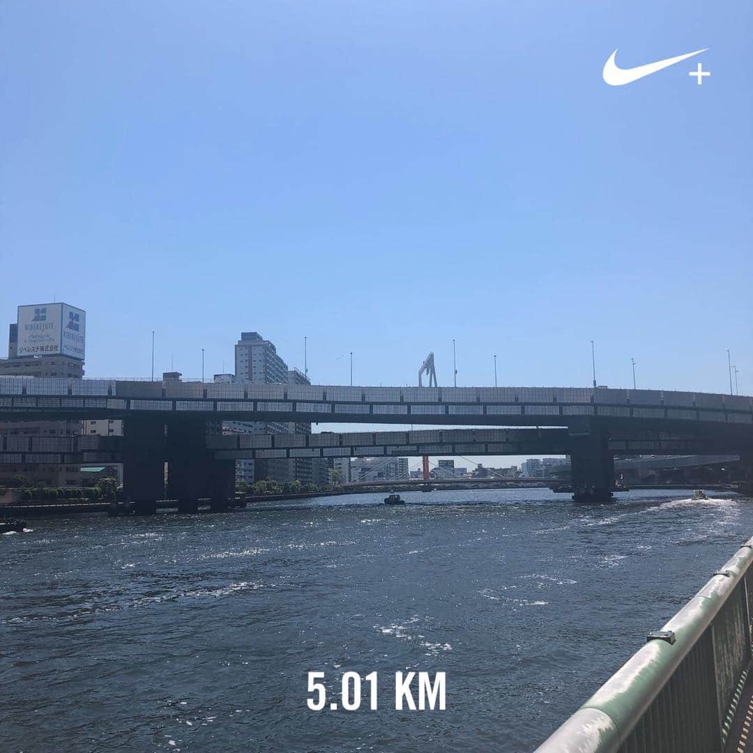 のインスタグラム：「いい天気だ。 #コツコツ #地味なコツコツが一番堅い #ランニング #テラスラン #これは趣味 #5krun  #nikerunclub  #nrc」