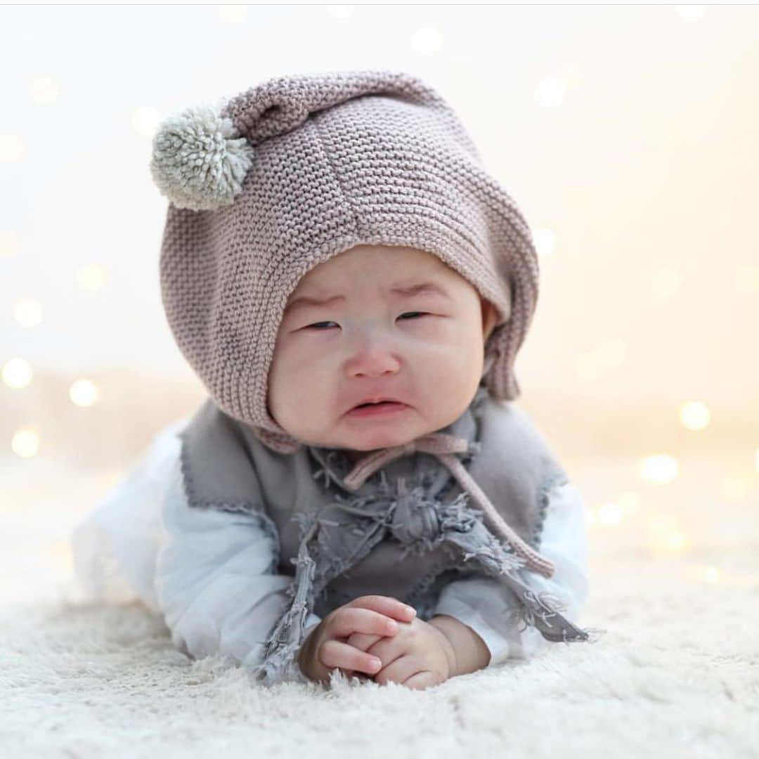 MARLMARL（マールマール）さんのインスタグラム写真 - (MARLMARL（マールマール）Instagram)「‌ That's MARLMARL world!! ‌・ ・ lovely baby♡  コットンニット素材のボンネ型帽子▶︎ knit bonnet 4 sakura よだれかけ▶︎ deco 6 Philip  #repost #thanks @chacchi0013 ・ ・  #marlmarl_cd のタグを付けて着画を投稿してね！ #marlmarl  #babygift  #babyfashion  #kidsfashion  #greatphoto #出産祝い #babygoods #bib #ベビーへの贈り物 #ハーフバースデー」5月8日 11時16分 - marlmarl_tokyo