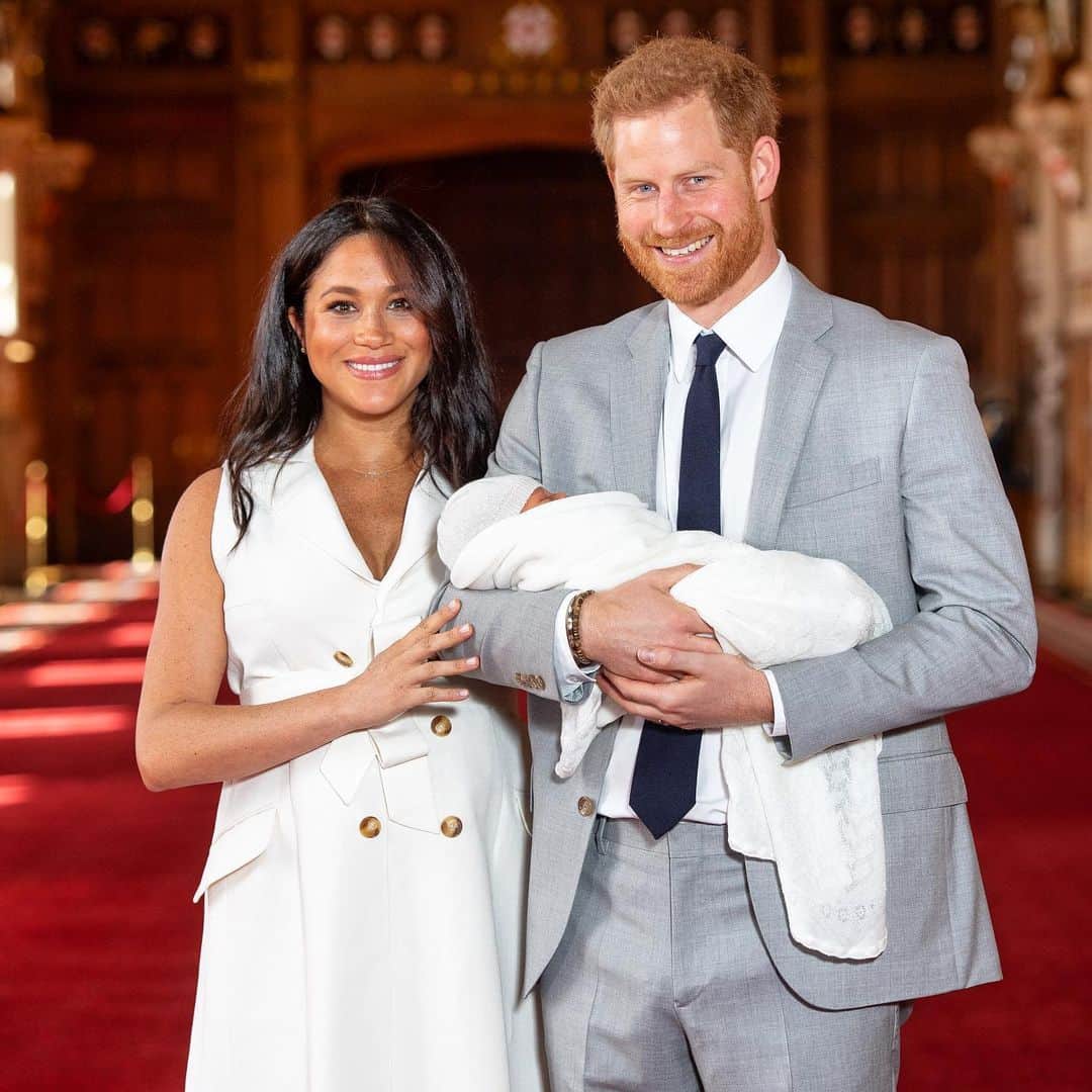 Good Morning Americaさんのインスタグラム写真 - (Good Morning AmericaInstagram)「BREAKING: Prince Harry and Duchess Meghan Markle present their baby boy! "It's magic. It's pretty amazing and I mean I have the two best guys in the world so I'm really happy," Meghan says.  SEE LINK IN BIO FOR MORE ON #BABYSUSSEX」5月8日 20時47分 - goodmorningamerica