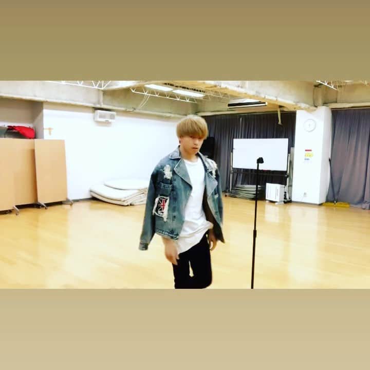 のインスタグラム：「私生活の一部を公開します。 基本的に出かけるときはこんな感じです。  #acrobatics #tumbling #flip #ninja #rising #studio #tokyo #japan #shibuya #dance #street #bluetokyo  #fashion #jaket #大舌恭平」
