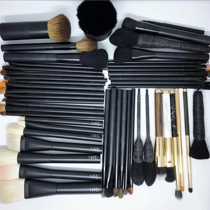 NARSさんのインスタグラム写真 - (NARSInstagram)「NARS Lead Makeup Artist @vincentford’s objects of desire. #regram.  Products shown: All NARS brushes」5月8日 21時00分 - narsissist