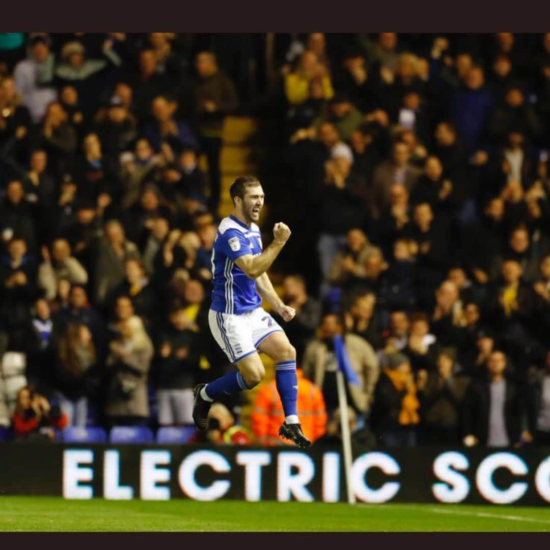 ゲイリー・ガードナーさんのインスタグラム写真 - (ゲイリー・ガードナーInstagram)「A Season I Will Never Forget 💙⚽️ Keep Right On 💙⚽️ Thank You For Your Amazing Support 💙⚽️ @bcfc #KRO」5月8日 21時03分 - 22gards