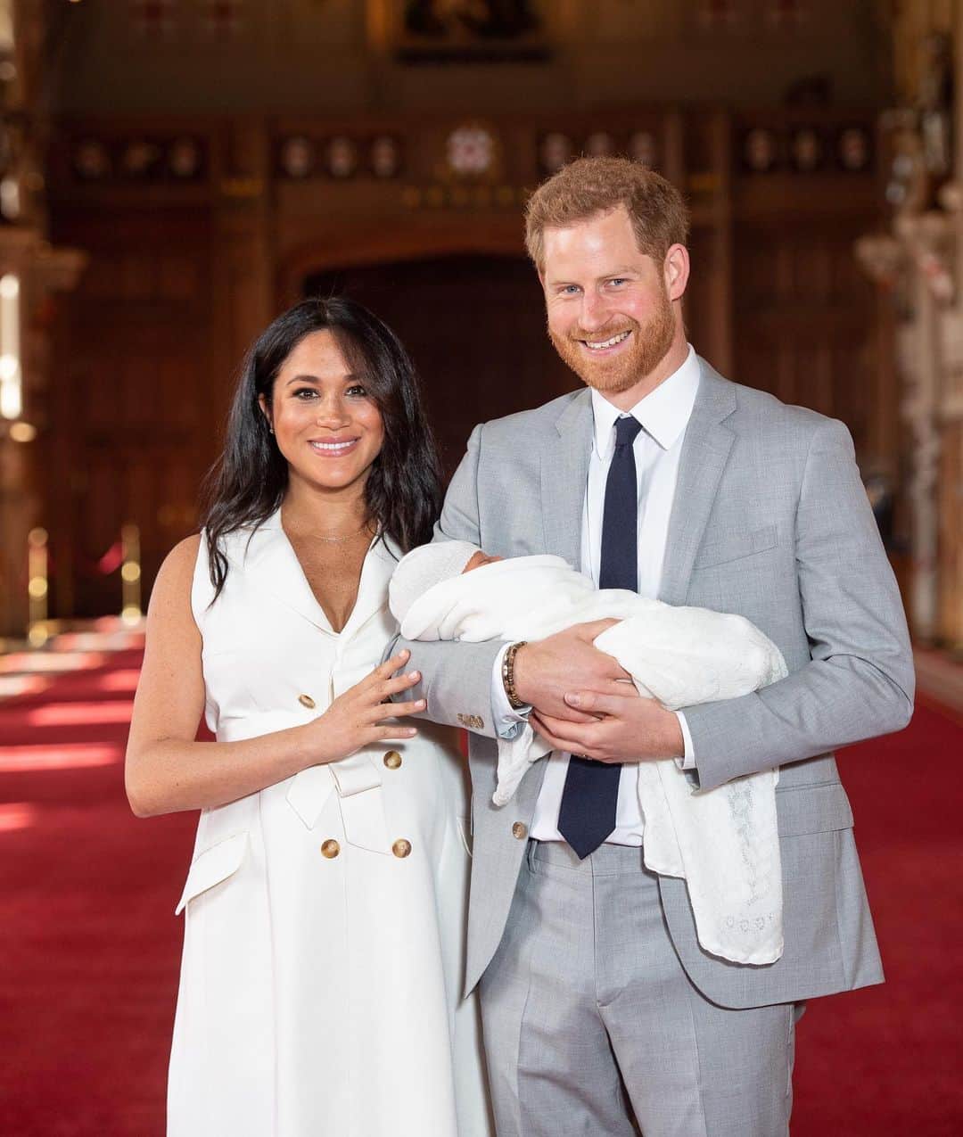 Just Jaredさんのインスタグラム写真 - (Just JaredInstagram)「Duchess Meghan Markle and Prince Harry have debuted their newborn son! Click the LINK IN BIO to see all his photos and a close up of his face! #MeghanMarkle #PrinceHarry Photo: Getty」5月8日 21時10分 - justjared