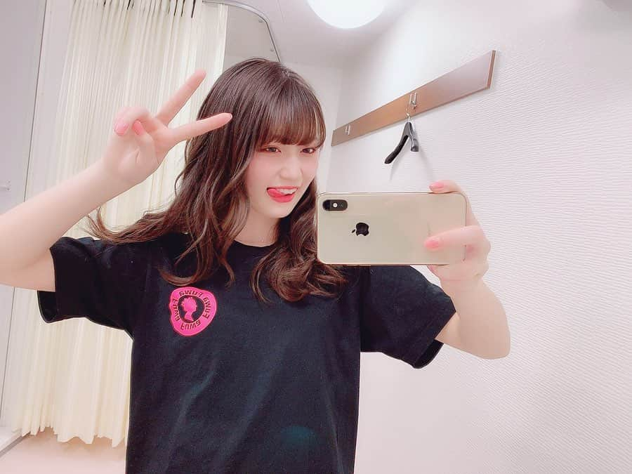 遠藤みゆさんのインスタグラム写真 - (遠藤みゆInstagram)「iPhone XSに変えました！！ ぱぱままありがとう〜☺︎❤︎ . 早くケース買わなきゃだあ〜♪ 可愛いケースあったら教えて欲しいです😻 . #iphoneケース #iphonexs #嬉しい #ぱぱ #まま #ありがとう #followme #instagood」5月8日 21時12分 - endoomiyu