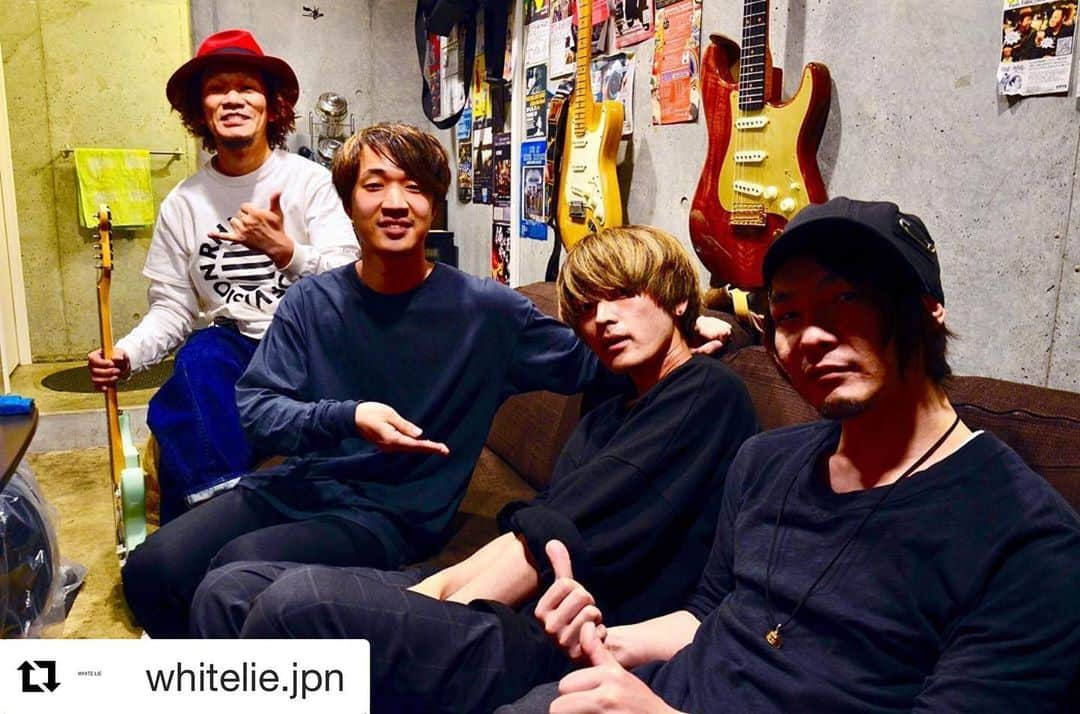 OKP-STARさんのインスタグラム写真 - (OKP-STARInstagram)「いぇーい！！ ✌️✌️✌️ #Repost @whitelie.jpn with @get_repost ・・・ 昨日のレコーディングに実は素敵なギターリストが参加してくれました！  最近バズリズムなどでも取り上げられてる話題沸騰中の「高高-takataka-」から高田歩くんが素敵なギターを弾いてくれました👏✨ そして今月17日の吉祥寺SHUFFLEのライブでもサポートで入って頂きます☝️ ライブのご予約はこちらから🎫  whitelie.jpn@gmail.com  お名前、必要枚数を記入の上メールを送って下さいませ〜✉️ そして、明日の20時ごろにライブに関してのお知らせを致しますので皆様気にかけて頂けると嬉しいです🙏  さて、どんな内容のお知らせなのでしょうか😏  皆さま、お楽しみに！  #whitelie  #ホワイトライ  #戸渡陽太  #okpstar #岩中onny英明  #高田歩」5月8日 21時22分 - okp_bassman