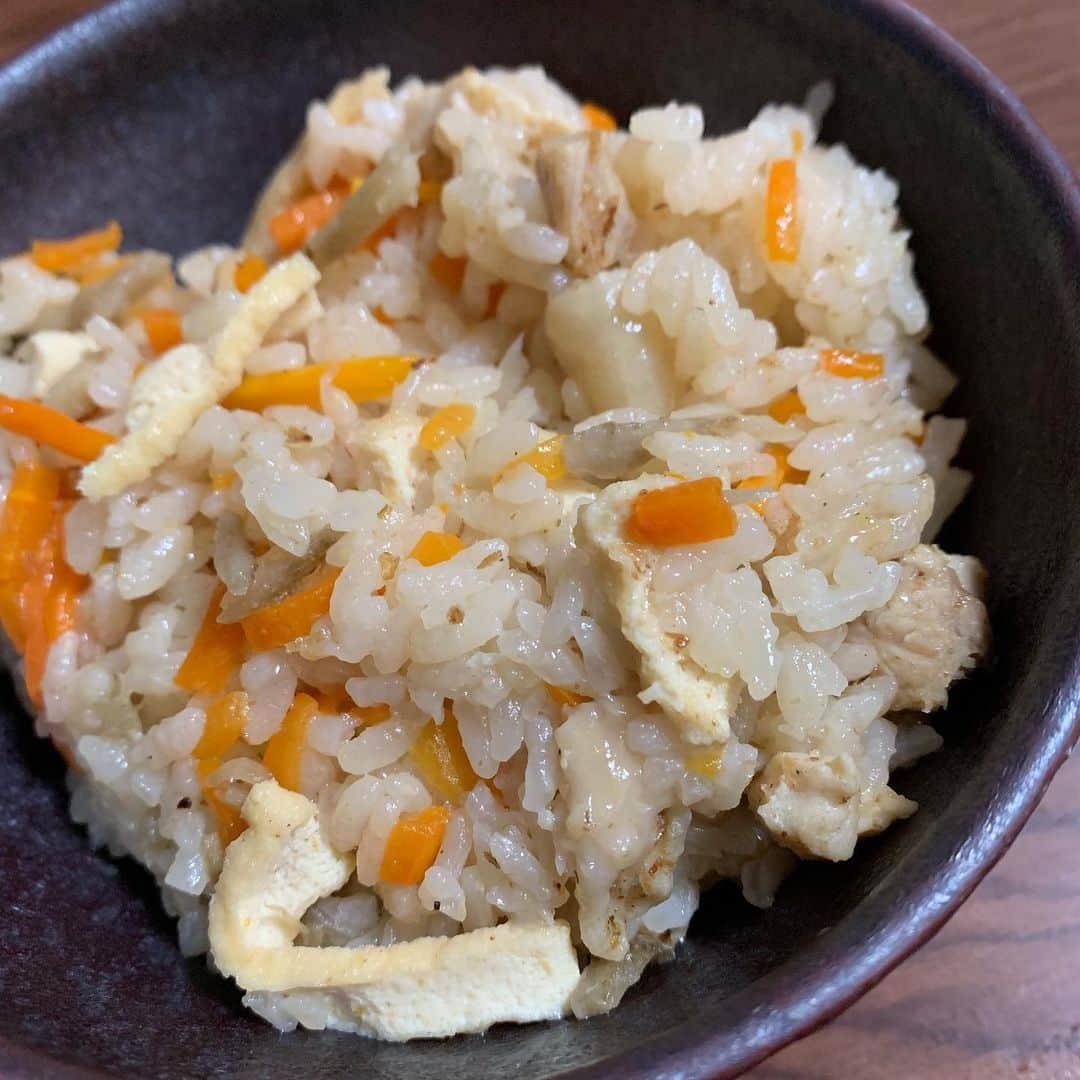 夛田凌輔さんのインスタグラム写真 - (夛田凌輔Instagram)「今日は無性に炊き込みご飯が食べたくなって、、、 #chrisキッチン」5月8日 21時15分 - ryosuke.tada