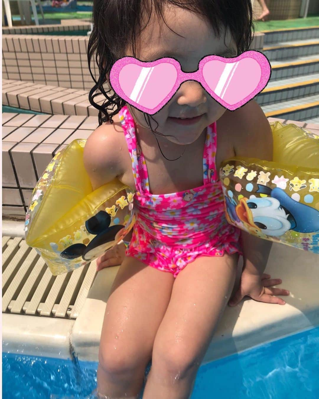 小森美果さんのインスタグラム写真 - (小森美果Instagram)「こないだはプールが付いてる所に泊まりに行ってきました🐇その中にも中で遊べる所があって楽しかった♡子供に優しいとこでした✨天気も良くて外のプールも寒くなかった〜！」5月8日 21時18分 - mika.165