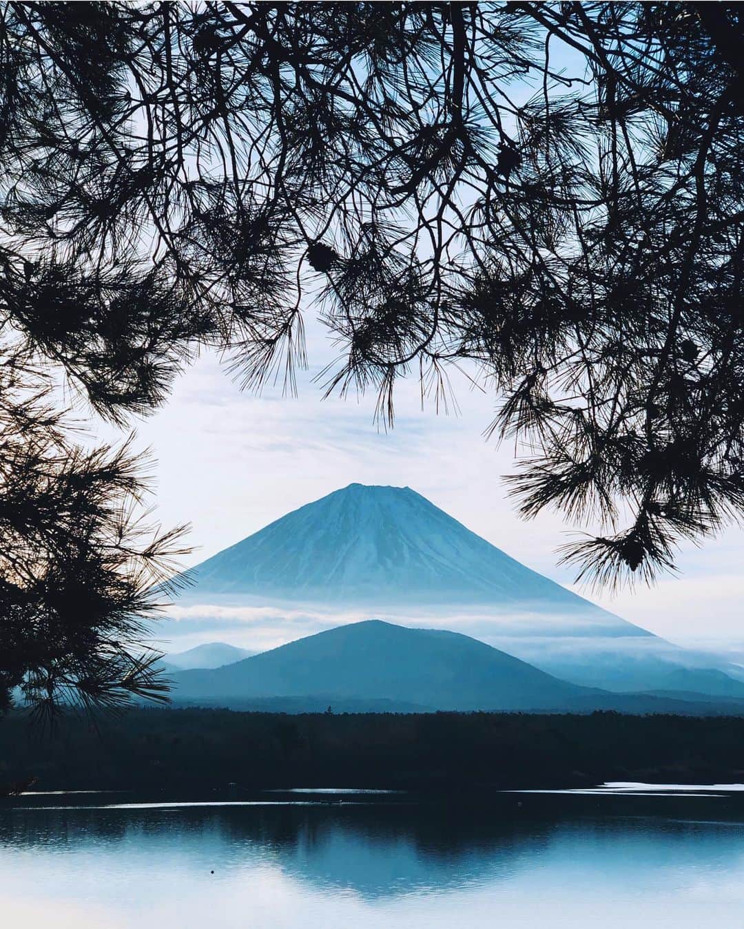 Koichiのインスタグラム：「. . Morning haze . . #BeautifulJapan #ShotOniPhone . Attachment lens by @tokyo_grapher Tele Lens 50mm #TG_Tele #ShotOn_TG .」