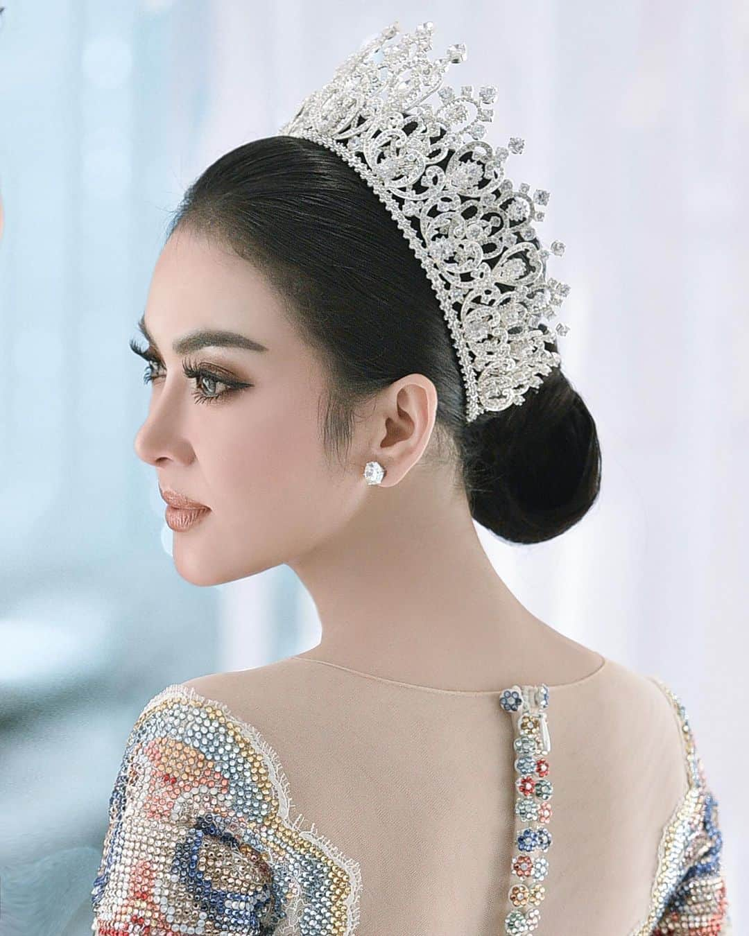 Syahriniさんのインスタグラム写真 - (SyahriniInstagram)「• To The One And Only, Indonesian 🇲🇨 Maestro, Koko YungYung @rinaldyyunardi  Your Crowns And Tiaras Were Always Made With Love, And They Mean A Lot To Me. Thank You For All You Have Done For Me. You Are Wonderful, I Love You So Much !  ________\\\________  #PrincesSyahrini #RESTU #MENIKAH」5月8日 21時37分 - princessyahrini