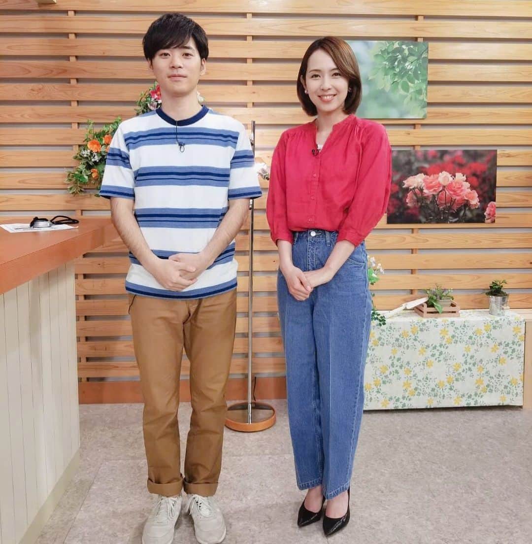 若林翔子のインスタグラム：「* * 約2週間ぶりのブレイクー❤️ そろそろ衣装も涼しげな感じになってきましたよー😊 * * #ミヤギテレビ #ちょっとブレイクタイム #松原アナ #まっちゃん #まっちゃんがＴシャツってなんか新鮮 #若林翔子 #宮城 #仙台 #MC #レポーター #モデル」