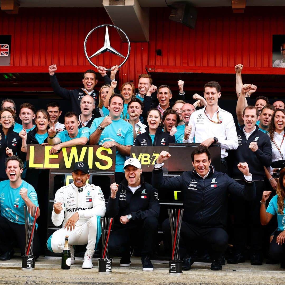 MERCEDES AMG PETRONASさんのインスタグラム写真 - (MERCEDES AMG PETRONASInstagram)「Memories of Barcelona last year 🤩  Where will you be tuning in from for this year’s #SpanishGP? 🙌 • #MercedesAMGF1 #F1 #Barcelona #PETRONASmotorsports」5月8日 21時52分 - mercedesamgf1