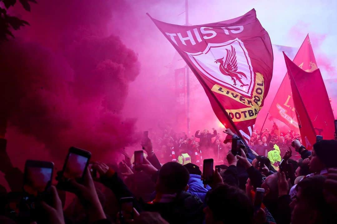 サッカーキングさんのインスタグラム写真 - (サッカーキングInstagram)「. Be A RED🔴 （2019.05.07） . 📷Photo by Robbie Jay Barratt - AMA/Getty Images . #リヴァプール #Liverpool #LFC #youllneverwalkalone #YNWA #チャンピオンズリーグ #ChampionsLeague #UCL #football #サッカーキング  #⚽️ #サッカー」5月8日 22時06分 - soccerkingjp