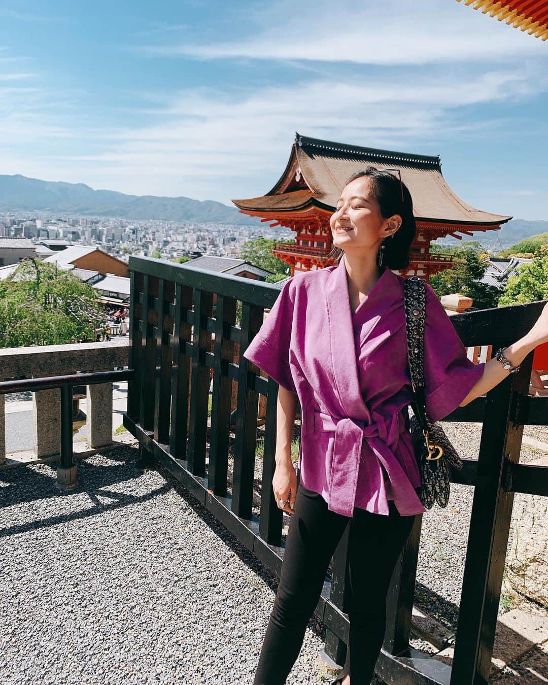 入夏さんのインスタグラム写真 - (入夏Instagram)「京都に来てます⛩  令和という新しい時代からの始まりに、 心を清らかに！😌 神社でお参りしてきました🙏  #令和 #京都 #清水寺」5月8日 22時06分 - iruka__offi