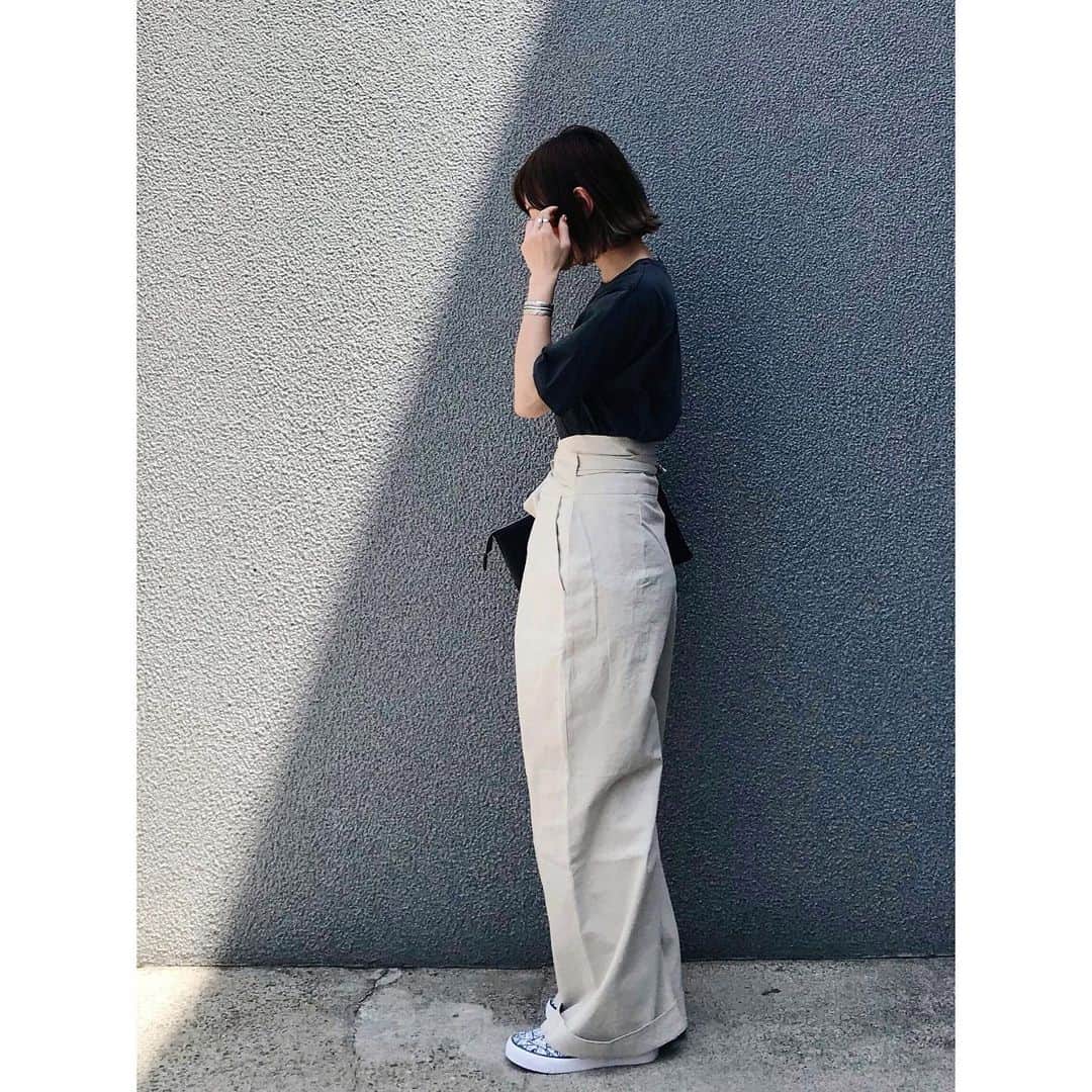 のインスタグラム：「#wear更新 ☝︎ TOPにURL載せてます ．．．．．．✈︎ . . . #code #outfit #ootd . . . 詳しくは#wear で見てね♥︎ wear account → sizu0618 . . . #MINEBY3MOOTD #mamagirl #コーデ #コーディネート #ファッション #今日の服 #今日のコーデ #ママファッション #ママコーデ #ママスタイル @dholic_snap @dholic_snap #dholic #dholicsnap #guess #guessjapan #usポロ」