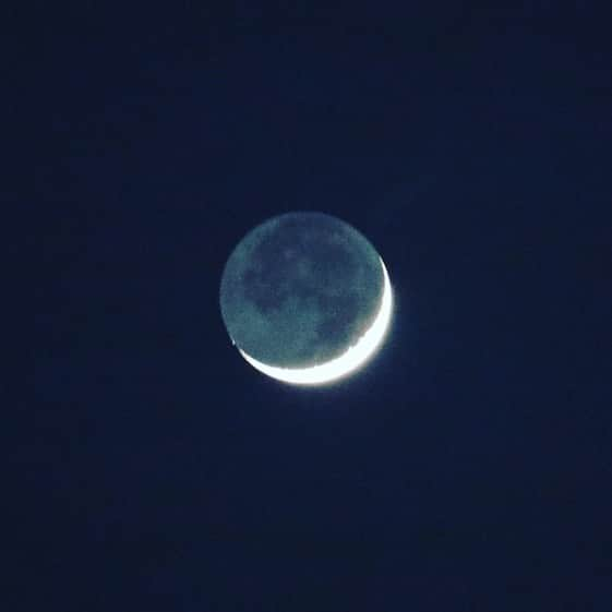 MARIA FUJIOKAさんのインスタグラム写真 - (MARIA FUJIOKAInstagram)「妹が撮った昨日の月🌙きっれ〜三日月なんかちゃうんかどっちやねん👽✋ #地球照」5月8日 13時42分 - mariasatelles