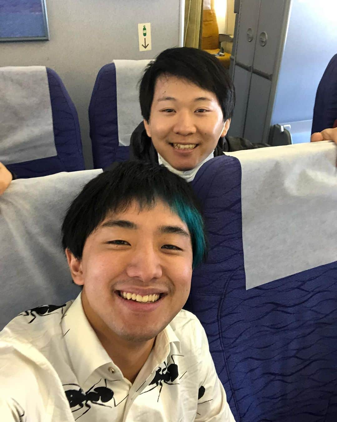 篠原祐太さんのインスタグラム写真 - (篠原祐太Instagram)「タイ🇹🇭に1週間行ってきます〜 off to Thailand. I want to enjoy amazing nature🌏  市場でいろんなものを食べ、車で山奥を走りまわり、自然とたわむれ、現地の虫たちを味わってきます🐜🦗🐞🐝 #thailand #bangkok #insects #food #market #nature #earth #travel #ケントは相変わらず眠そうにしている」5月8日 14時04分 - earthboy.64