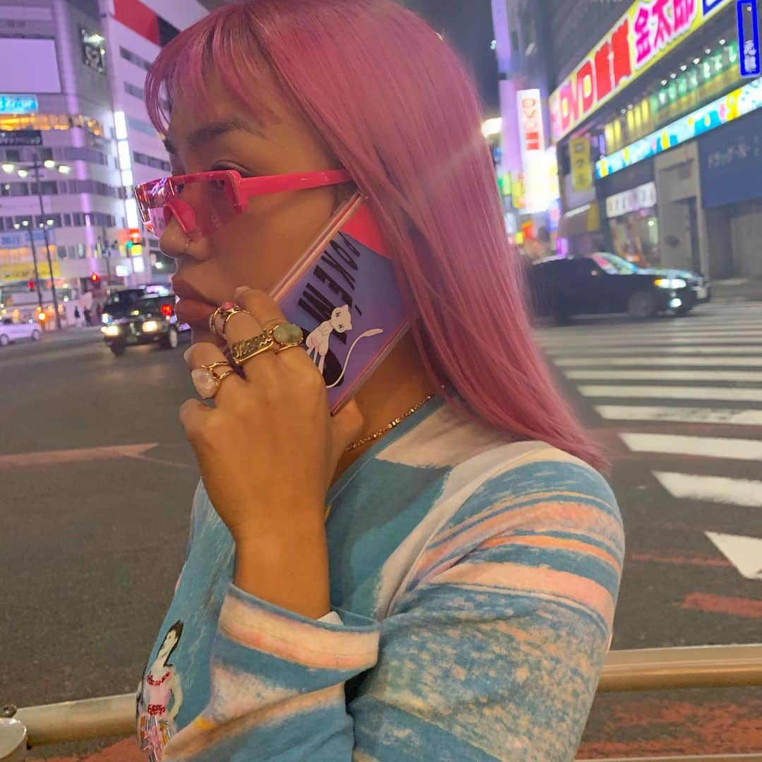 RIEHATAさんのインスタグラム写真 - (RIEHATAInstagram)「my mood: Mew💓😈 CASETiFY & POKÉMON コラボが5月10日にCASETiFY 公式サイト (www.casetify.com/ja_JP/pokemon) で発売😍 ポケモンケースかわいいなぁもう🤳 #CASETiFYPokemon #StateYourCase @CASETiFY @CASETiFY_JP」5月8日 14時15分 - riehata