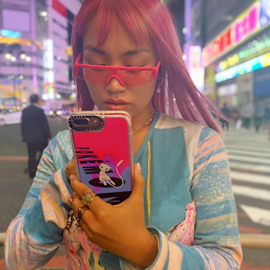 RIEHATAさんのインスタグラム写真 - (RIEHATAInstagram)「my mood: Mew💓😈 CASETiFY & POKÉMON コラボが5月10日にCASETiFY 公式サイト (www.casetify.com/ja_JP/pokemon) で発売😍 ポケモンケースかわいいなぁもう🤳 #CASETiFYPokemon #StateYourCase @CASETiFY @CASETiFY_JP」5月8日 14時15分 - riehata