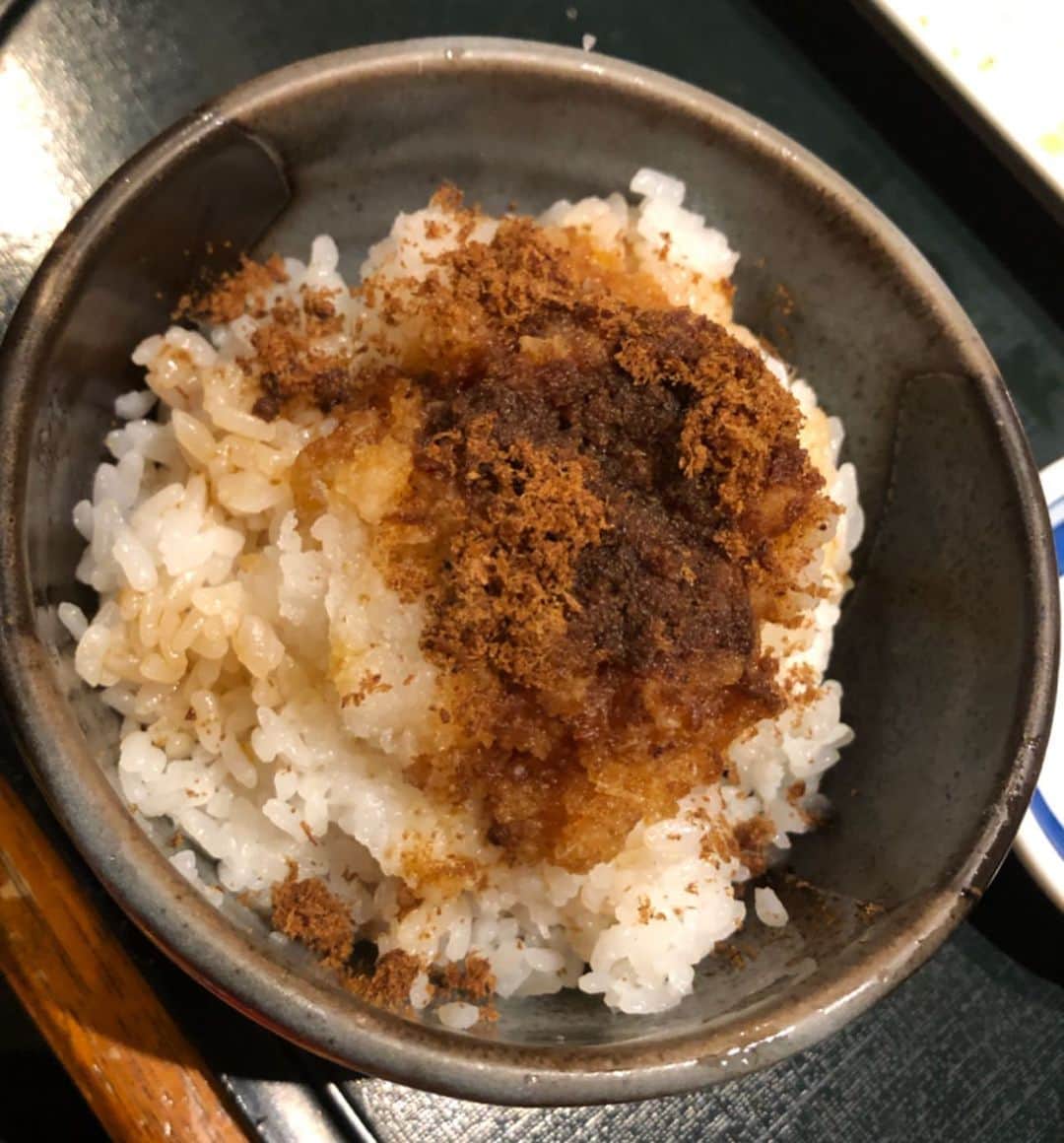 B JIRUSHI YOSHIDAさんのインスタグラム写真 - (B JIRUSHI YOSHIDAInstagram)「【代官山LUNCH】 【店名】食彩 かどた 【メニュー】銀しゃけ味噌漬け 【PRICE】¥1,290- 【一言】今日は恵比寿で以前から気になっていたかどたの銀しゃけ味噌漬けを。味噌漬けされたしゃけはご飯との相性もバッチリ。二杯目のお米には大根おろしをかけることで2度食事を楽しむことができます。  #B印ランチ #代官山ランチ #食彩かどた#恵比寿ランチ」5月8日 14時19分 - bjirushiyoshida