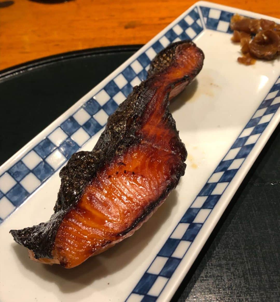 B JIRUSHI YOSHIDAさんのインスタグラム写真 - (B JIRUSHI YOSHIDAInstagram)「【代官山LUNCH】 【店名】食彩 かどた 【メニュー】銀しゃけ味噌漬け 【PRICE】¥1,290- 【一言】今日は恵比寿で以前から気になっていたかどたの銀しゃけ味噌漬けを。味噌漬けされたしゃけはご飯との相性もバッチリ。二杯目のお米には大根おろしをかけることで2度食事を楽しむことができます。  #B印ランチ #代官山ランチ #食彩かどた#恵比寿ランチ」5月8日 14時19分 - bjirushiyoshida