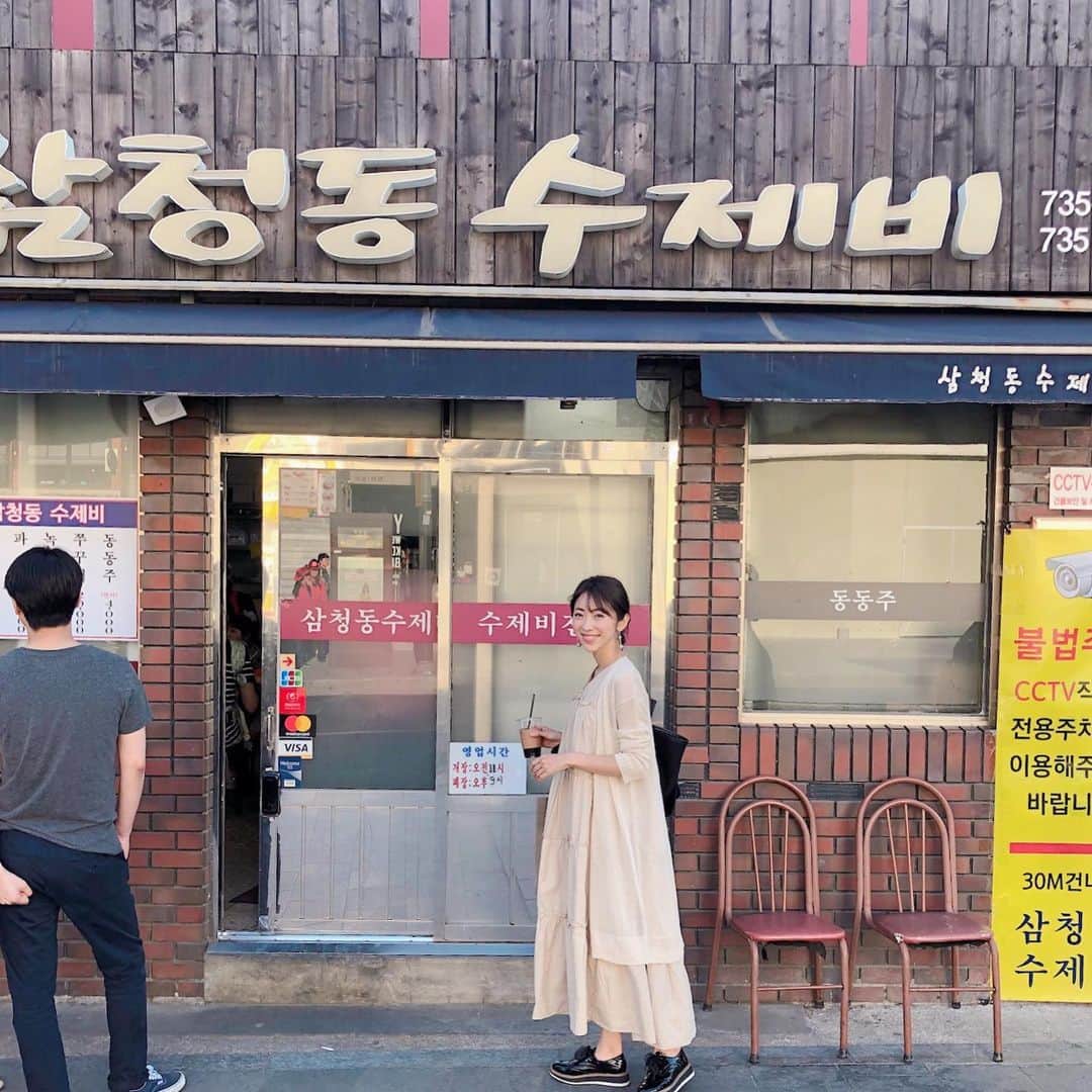 木本泉さんのインスタグラム写真 - (木本泉Instagram)「-﻿ お昼ご飯にスジェビを食べに🍴﻿ 長蛇の列をなす人気店。﻿ ﻿ "三清洞 スジェビ"﻿ ﻿ 韓国風すいとん﻿ ﻿ あさりの出汁が本当美味しい😋😋😋﻿ 一口サイズなのも⭕️﻿ ﻿ 3人前なので、ボリュームたっぷりですが﻿ 3人でも足りないくらい美味しい💓﻿ ﻿ ネギチヂミは、苦手な椎茸が入っていた😭﻿ ﻿ ﻿ #韓国#ソウル#韓国料理#家庭料理#スジェビ#韓国風すいとん#수제비#맛집」5月8日 14時32分 - izumikimoto