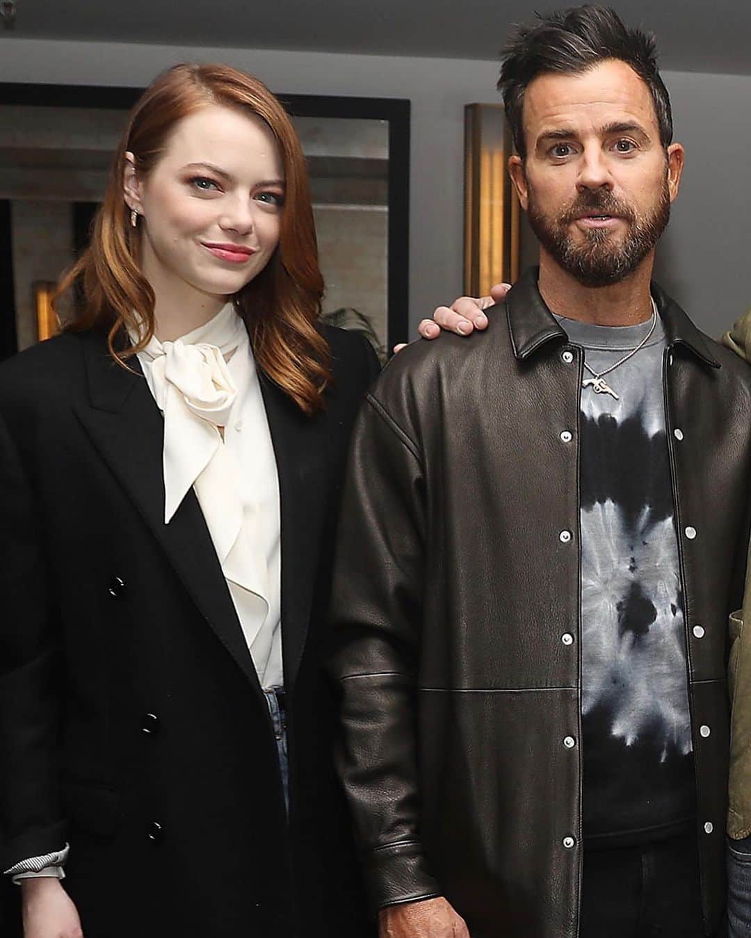 Just Jaredさんのインスタグラム写真 - (Just JaredInstagram)「Emma Stone & @justintheroux step out to promote their series @maniacnetflix! #EmmaStone #JustinTheroux #Maniac Photos: Starpix」5月8日 14時29分 - justjared